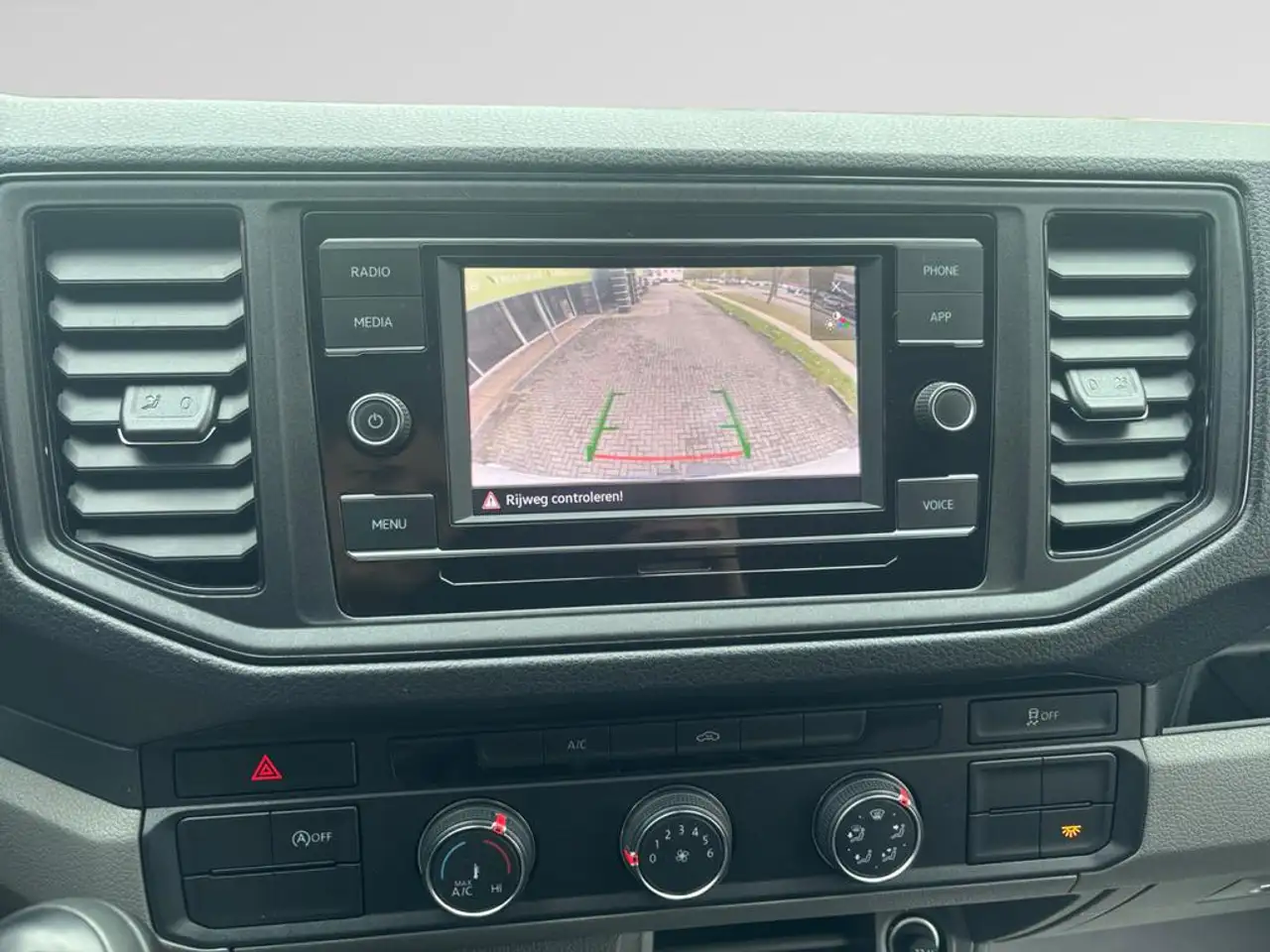 Volkswagen Crafter L4H3 4490 mm 2.0 TDI 140 PK FWD 10