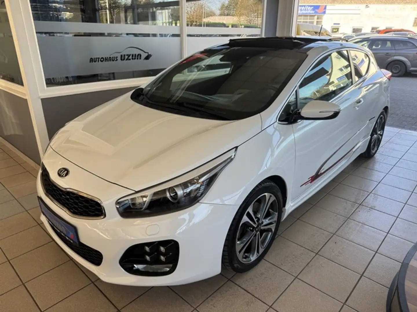 Kia ProCeed / pro_cee'd GT-Line Panorama Navi Kamera 2. Hand Білий - 1