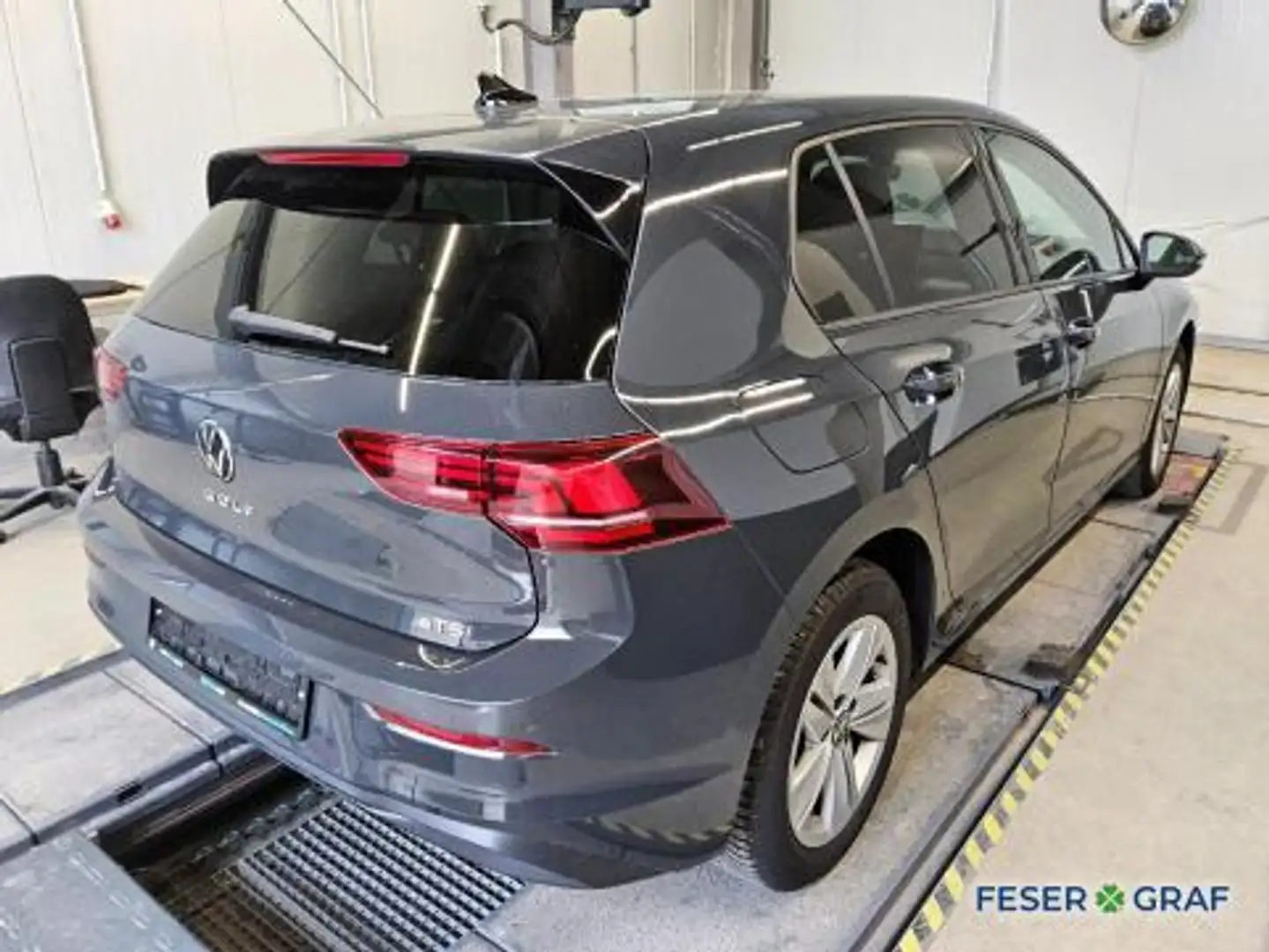 Volkswagen Golf Life 1.5 eTSI DSG/LED/Rear View/SHZ+LRHZ Grau - 2