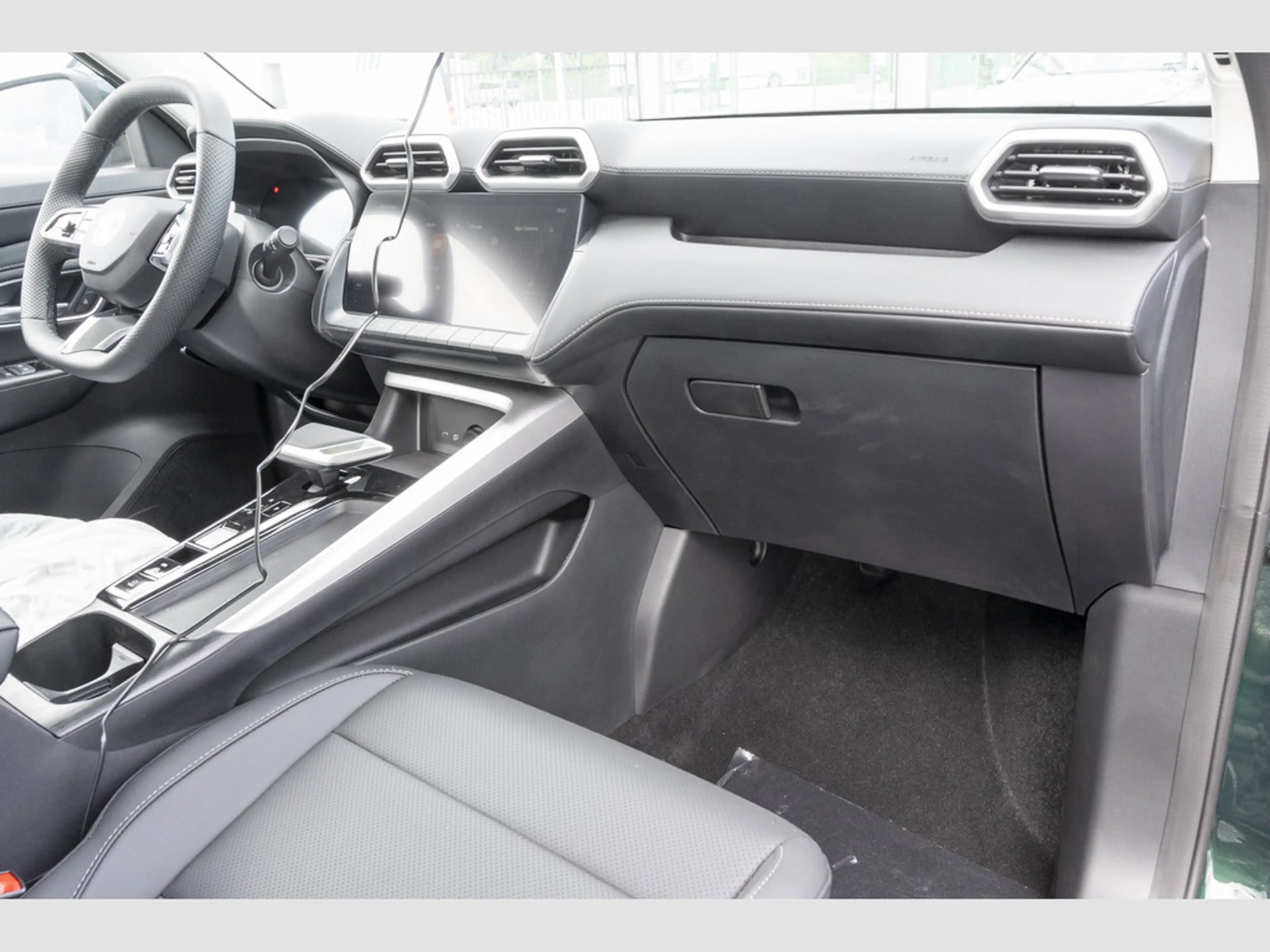 MG ZS Hybrid+ Luxury 145kW inkl. 2000€ Tankguthaben — photo 9