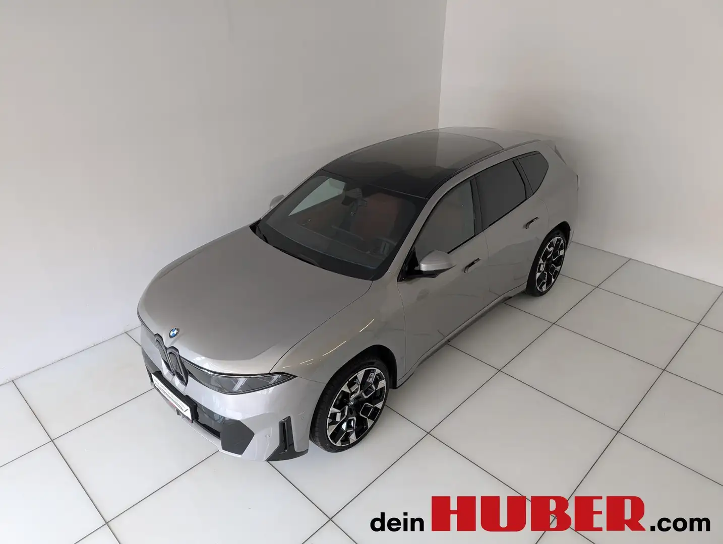 BMW iX3 50 xDrive 108,7kWh Silber - 2