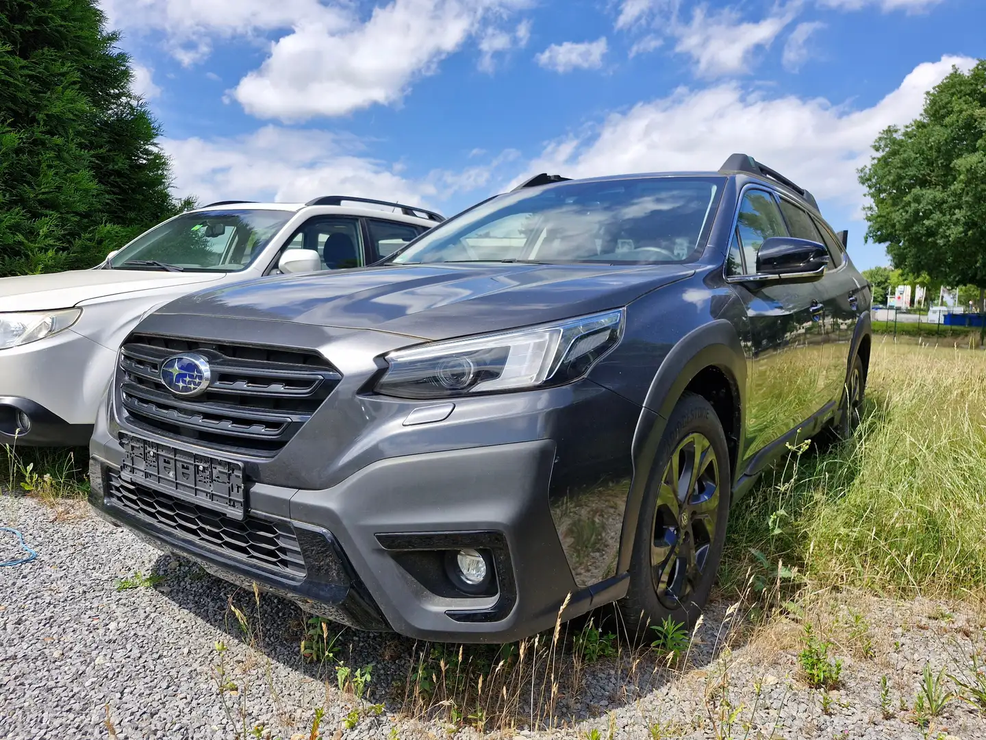 Subaru OUTBACK 2.5i Exclusive Cross LED Navi R-Kam Lineartronic Grey - 1
