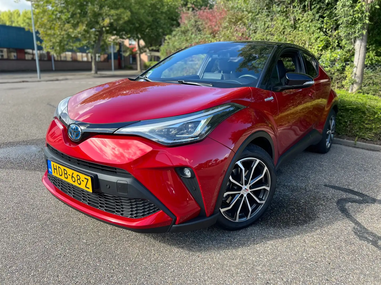 Toyota C-HR 2.0 Hybrid Bi-Tone I GR Sport I 18inch I Apple Car Rot - 1