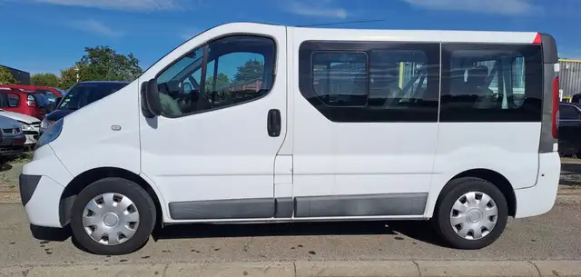 Renault Trafic II Combi Phase 2 Passenger L1H1 1000kg 2.0 dCi 16V eco2 Minibus court 115 cv 9 places