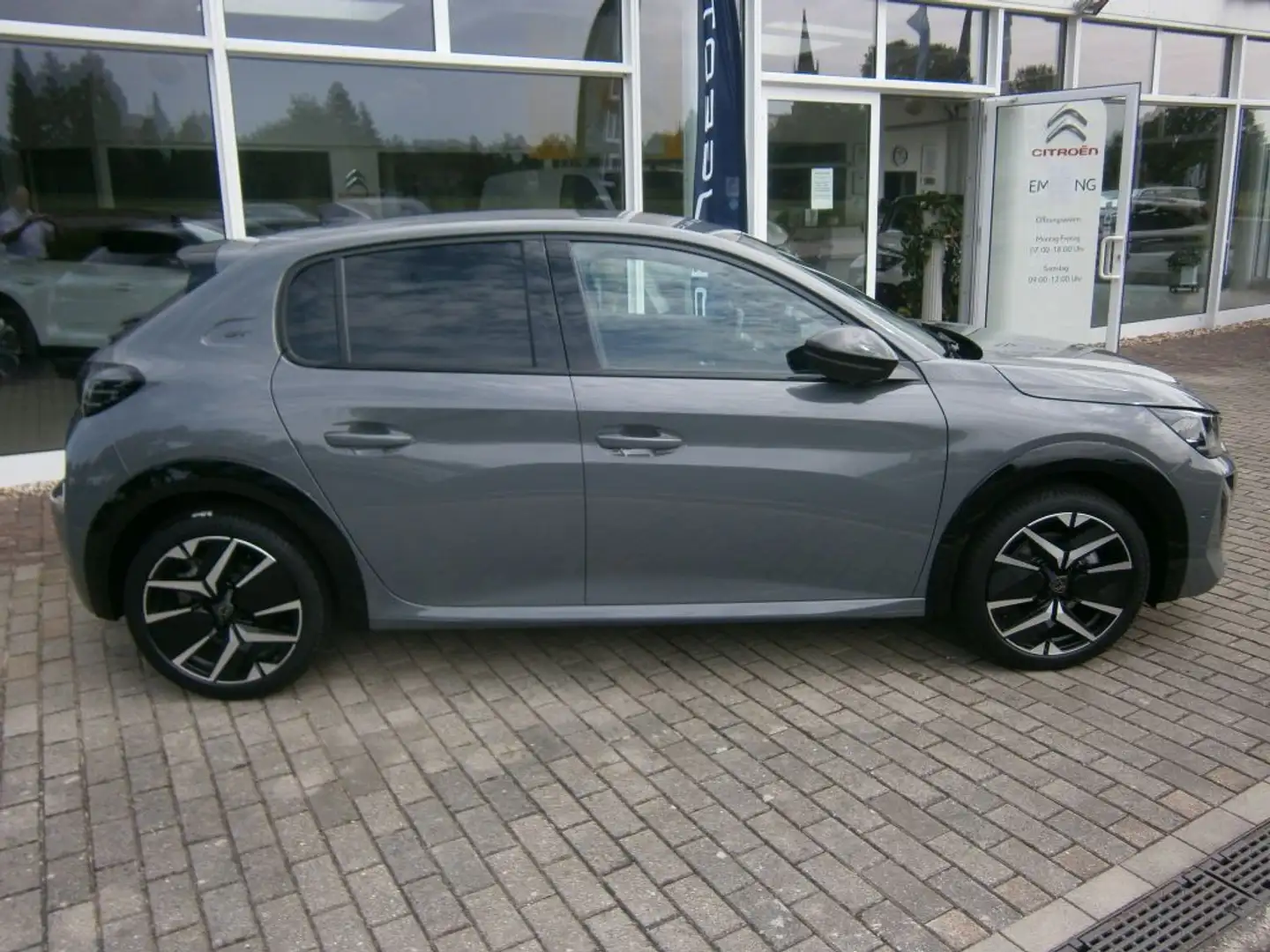 Peugeot 208 PureTech 100 GT Grau - 2