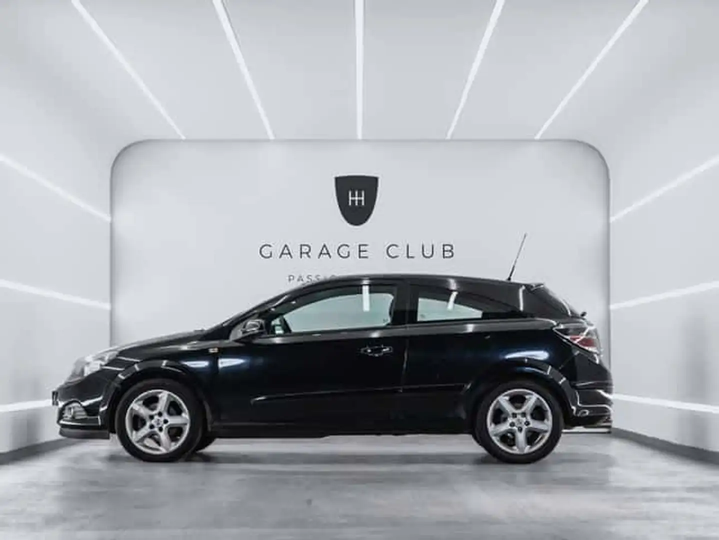 Opel Astra GTC 1.8 Sport Noir - 2