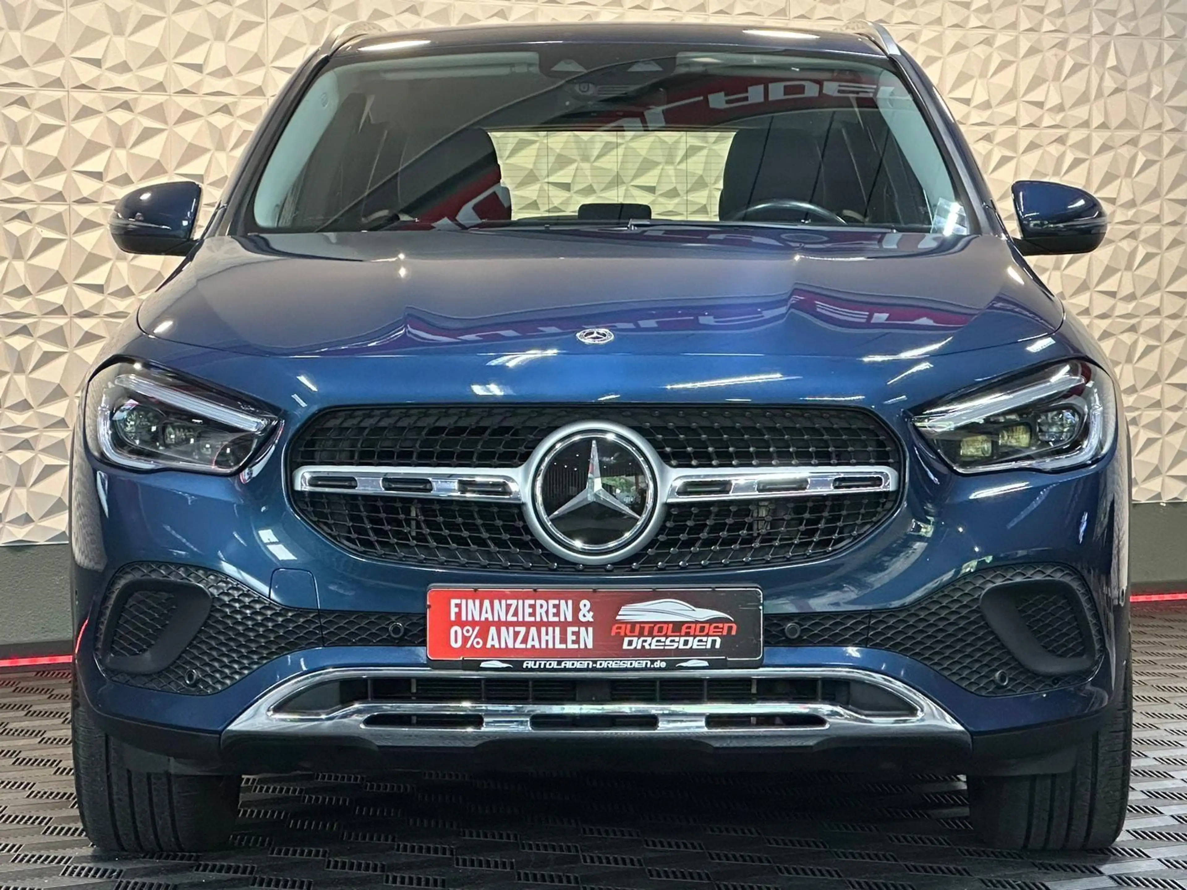 Mercedes-Benz GLA 250 GLA250e EQ POWER MULTIBEAM#SHZ#AHK#DISTR#TÜV NEU — photo 3