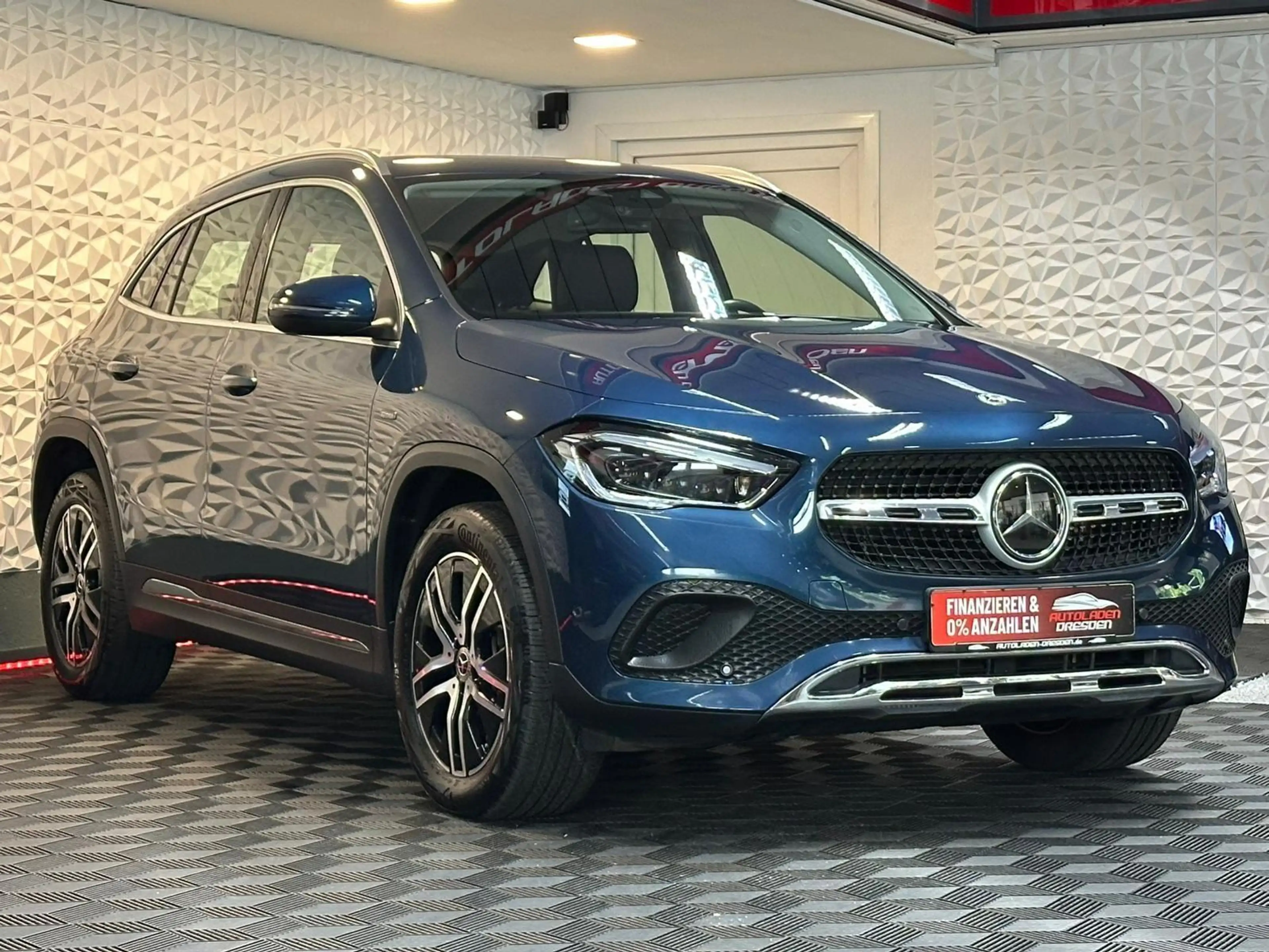 Mercedes-Benz GLA 250 GLA250e EQ POWER MULTIBEAM#SHZ#AHK#DISTR#TÜV NEU — photo 2