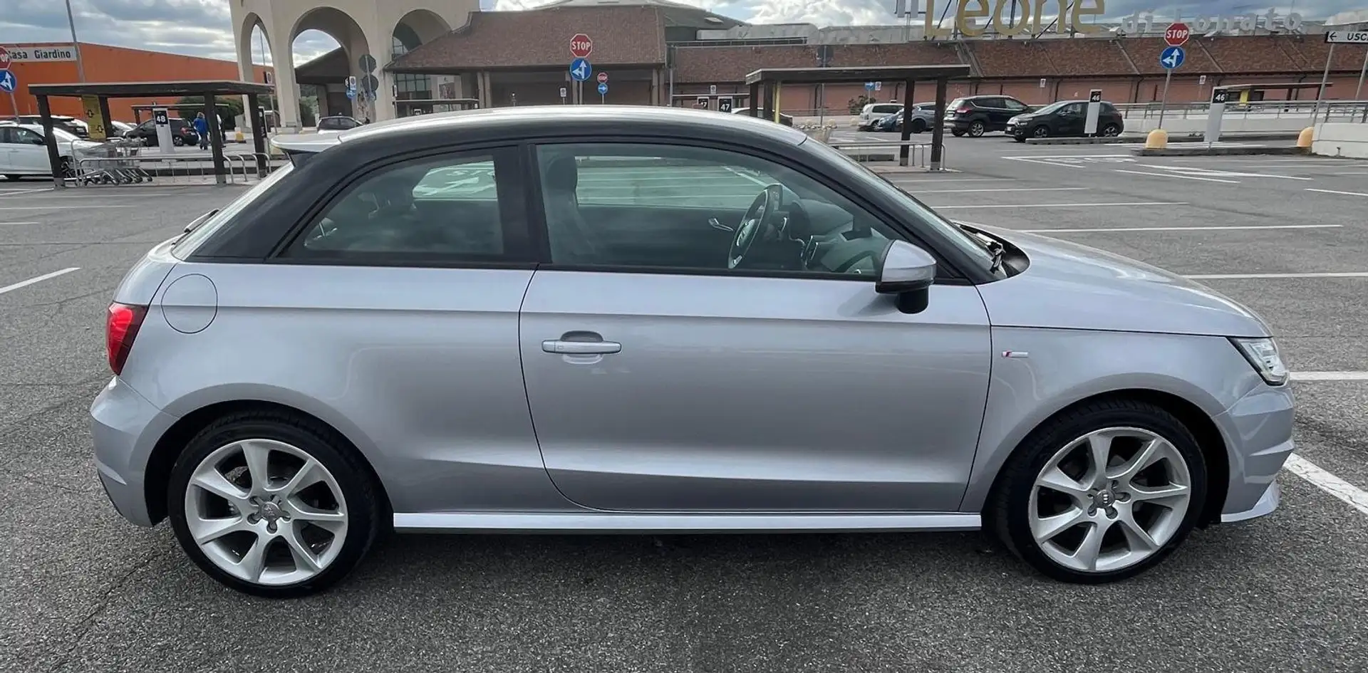 Audi A1 A1 3p 1.0 tfsi ultra 95cv s-tronic + S-LINE EXT Grau - 2
