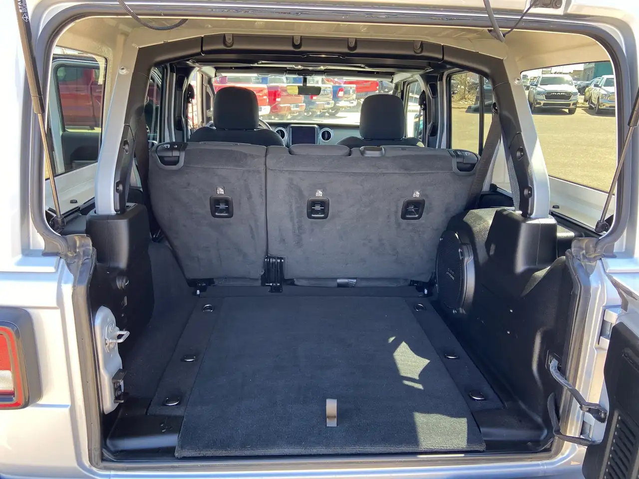 Jeep Wrangler снимка Jeep Wrangler