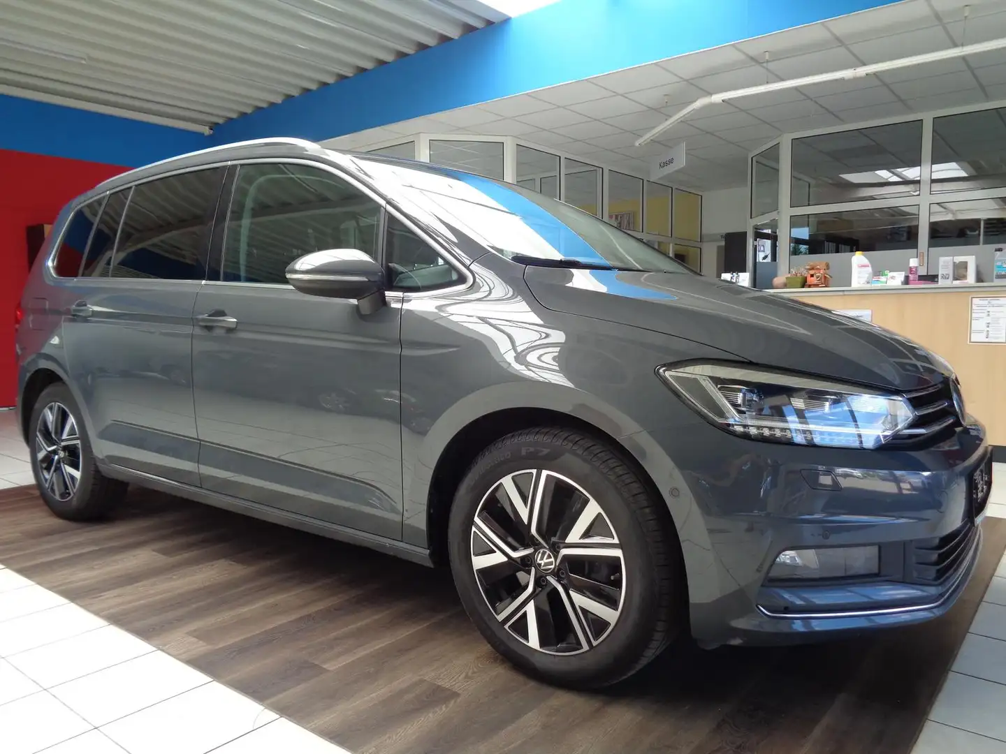 Volkswagen Touran 2.0 TDI DSG Highline.NAV.LED.el.AHK.ACC Grau - 1