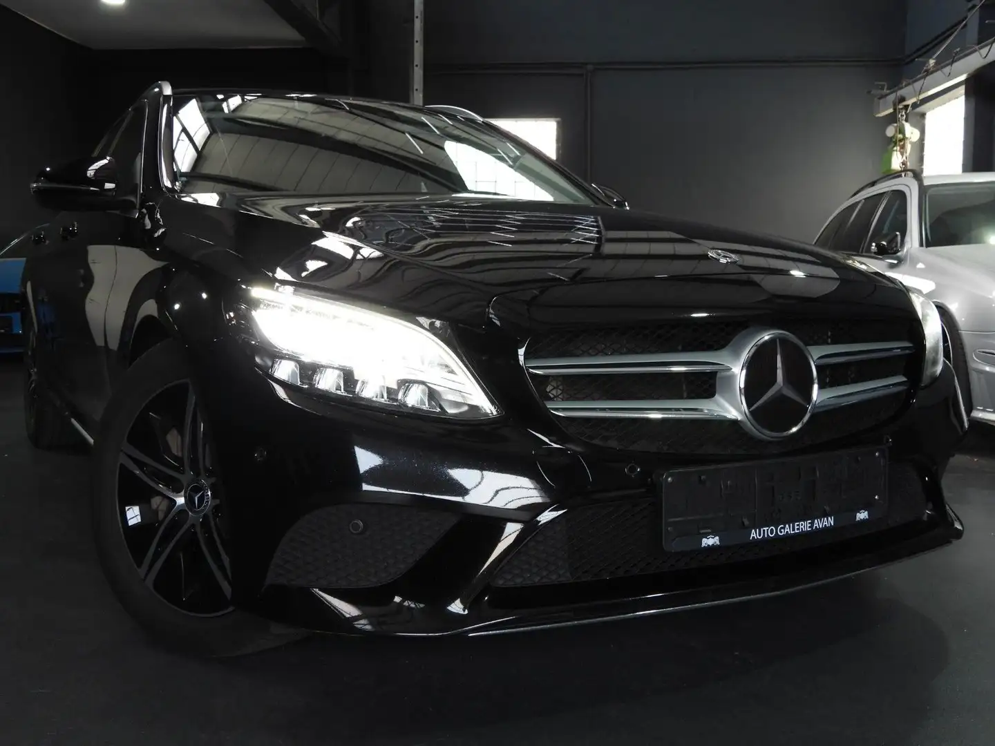 Mercedes-Benz C 300 D T/PANO/LED/AHK Schwarz - 1