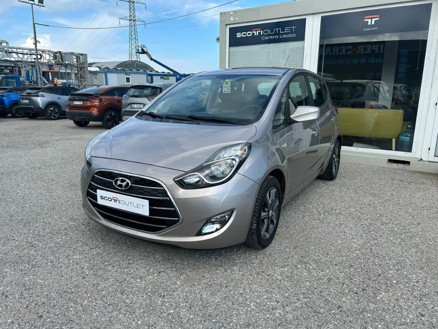 Hyundai iX20 1.4 App Mode Gris - 1