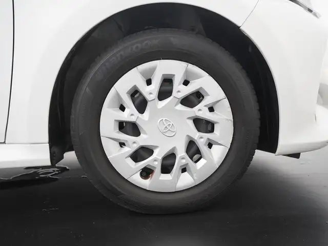 Toyota Yaris view 25