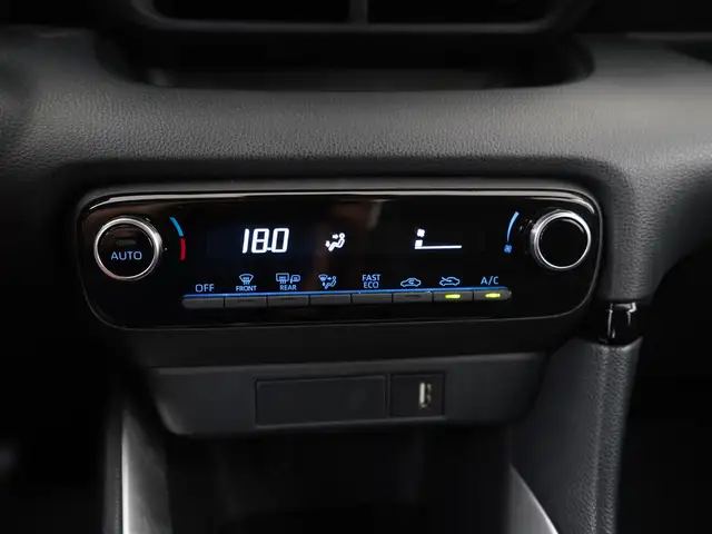 Toyota Yaris view 11