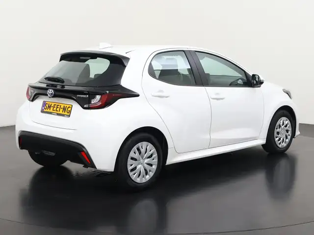 Toyota Yaris view 4