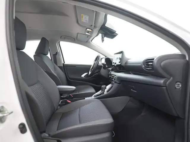 Toyota Yaris view 3