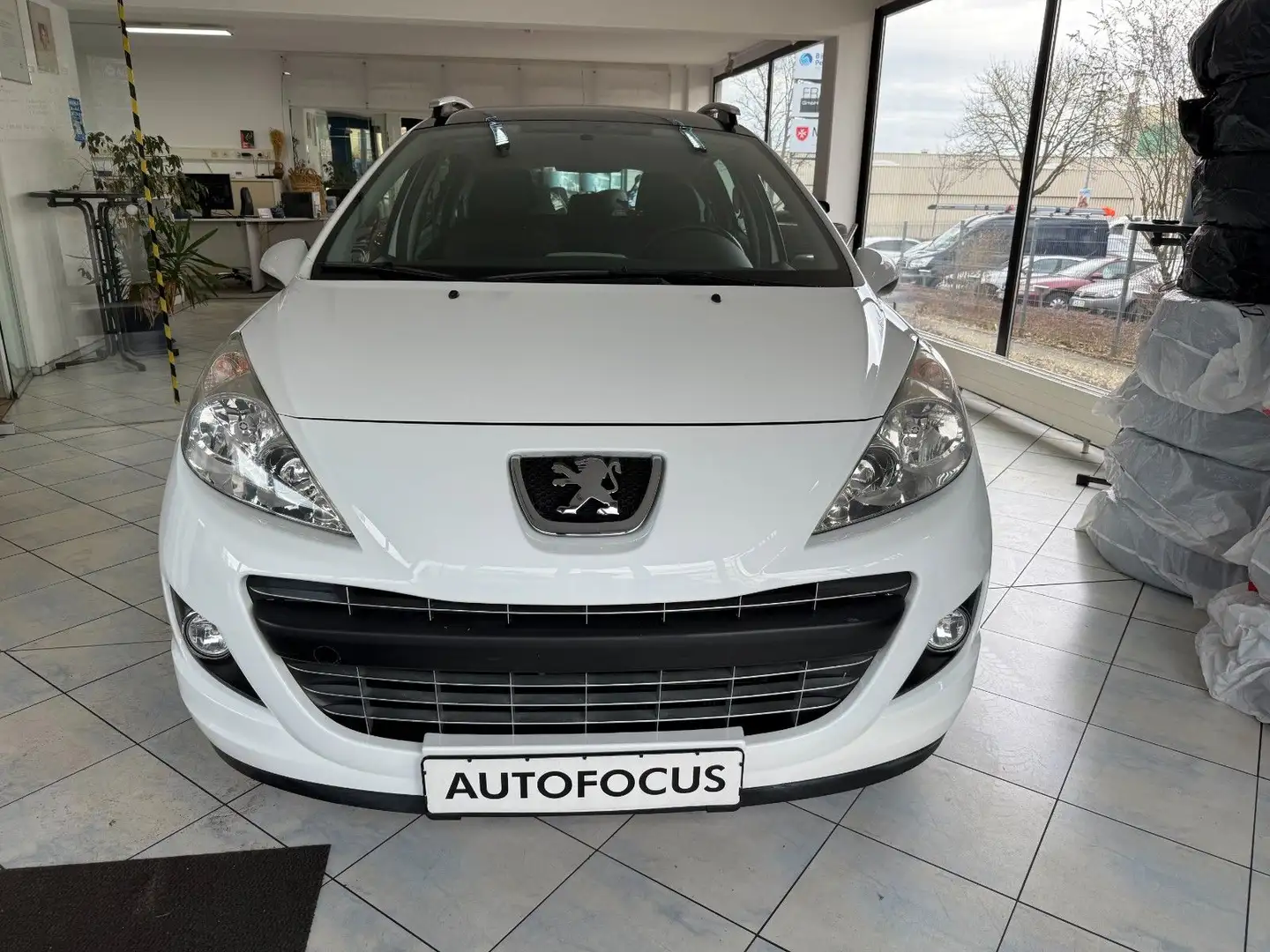 Peugeot 207 SW Tendance*Panorama*AHK - 2