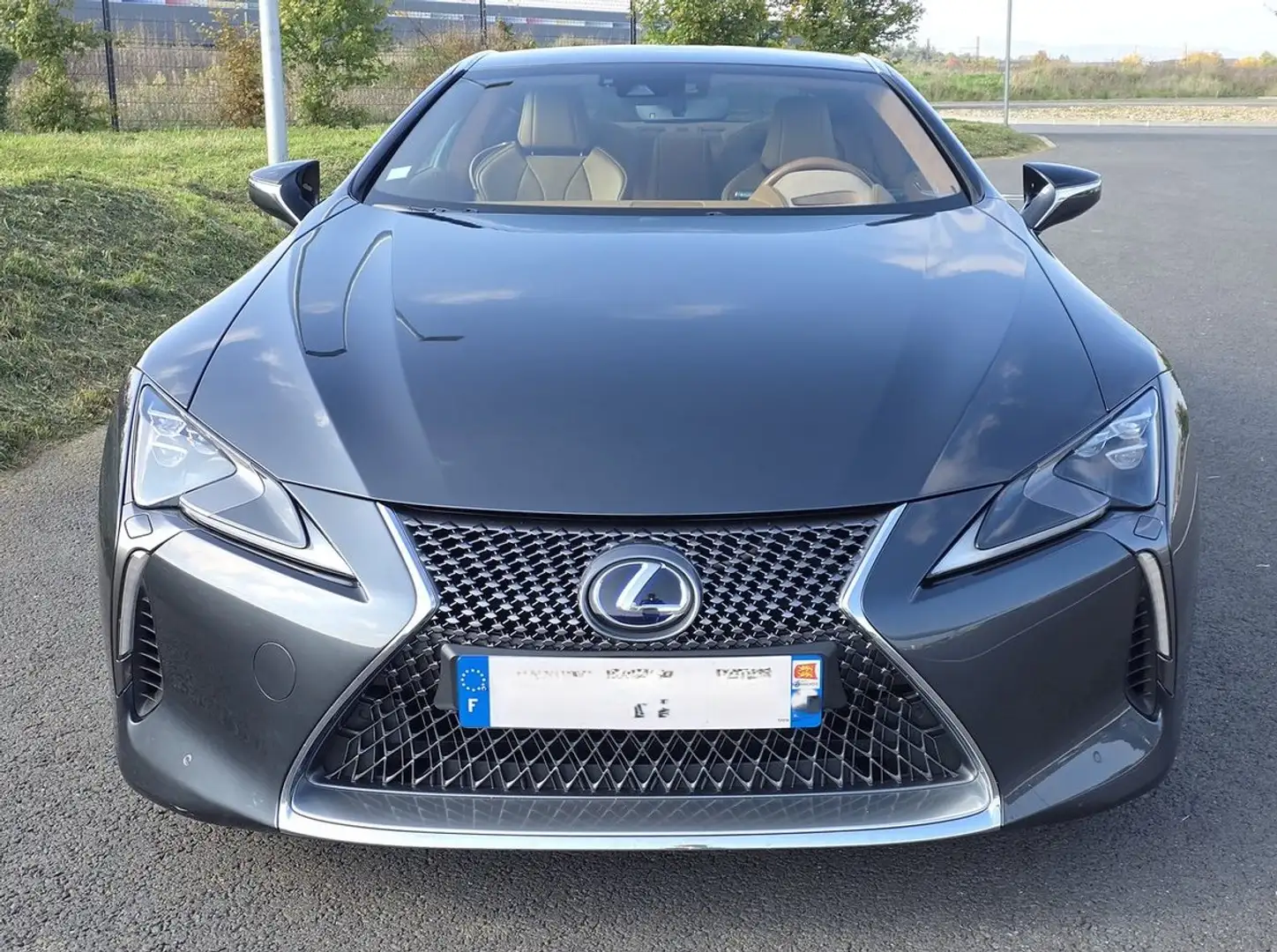 Lexus LC 500h Grau - 2