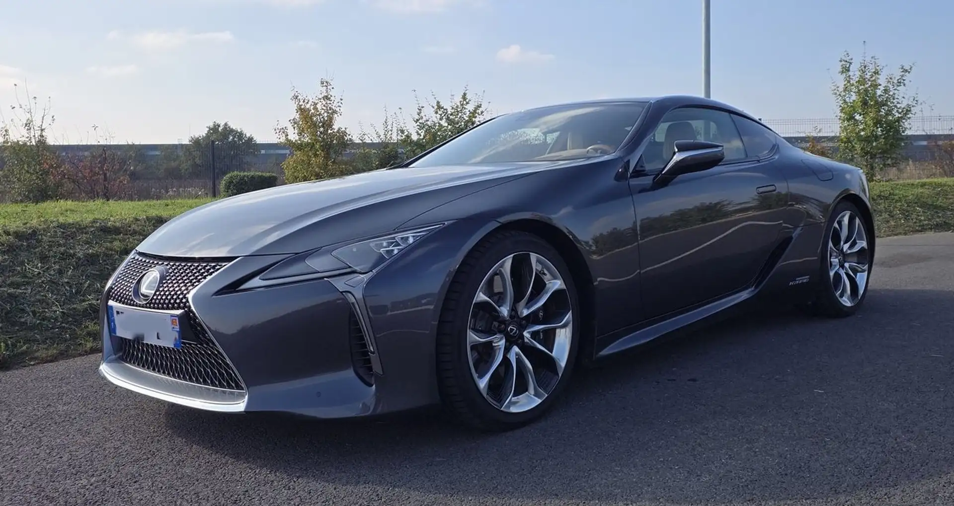 Lexus LC 500h Grau - 1