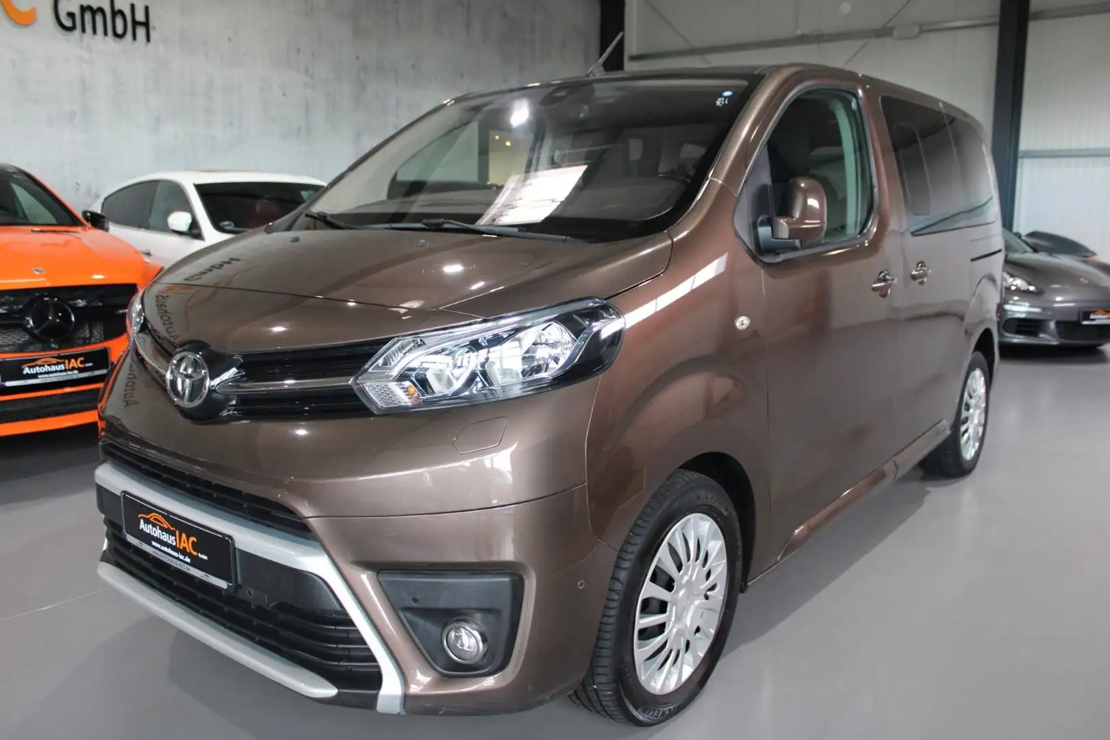 Toyota Proace Verso 1,5-l-D-4D  compact Family Comfort Hnědá - 1
