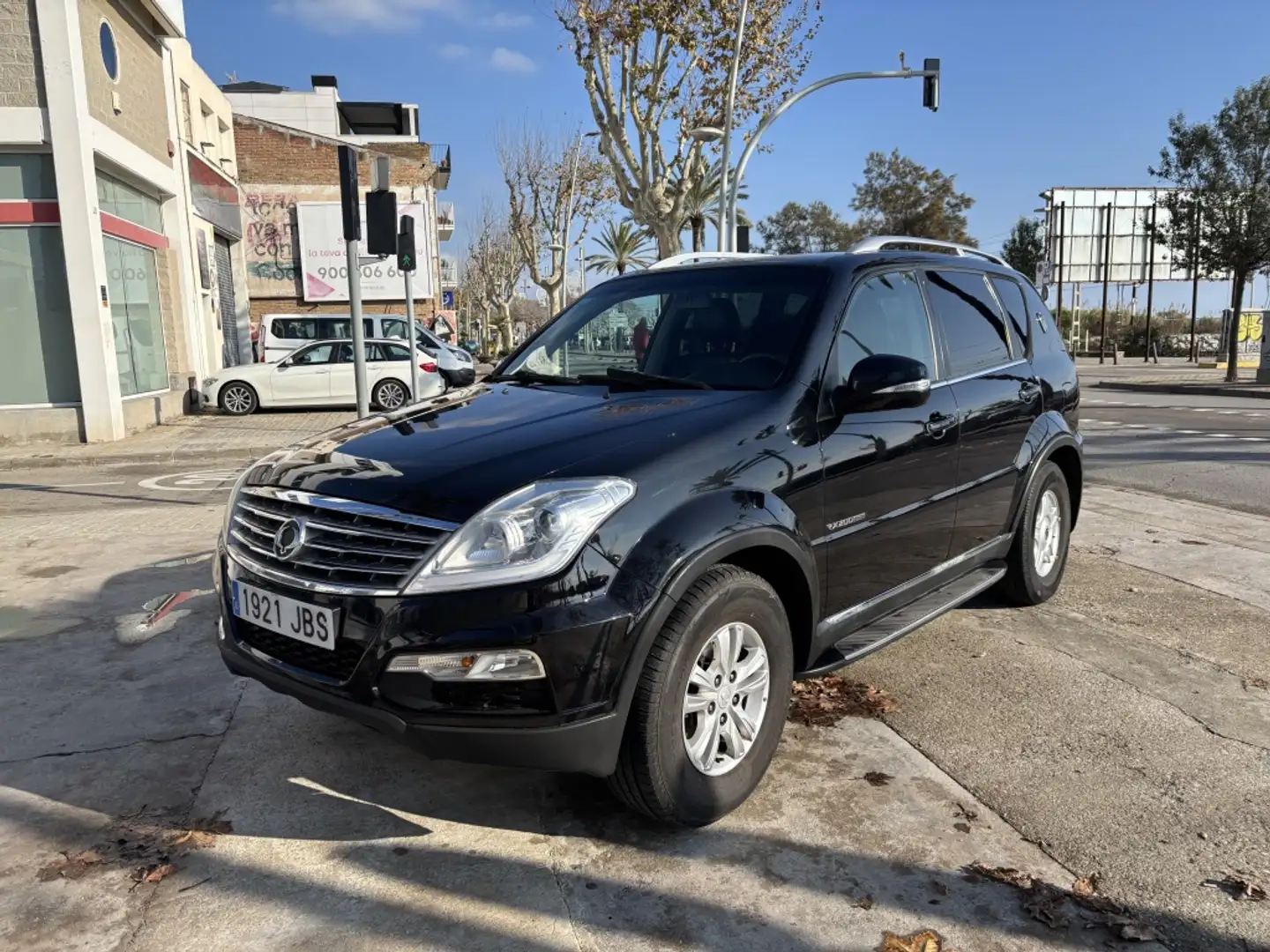 SsangYong Rexton W 200 e-Xdi Premium 4x2 Schwarz - 1