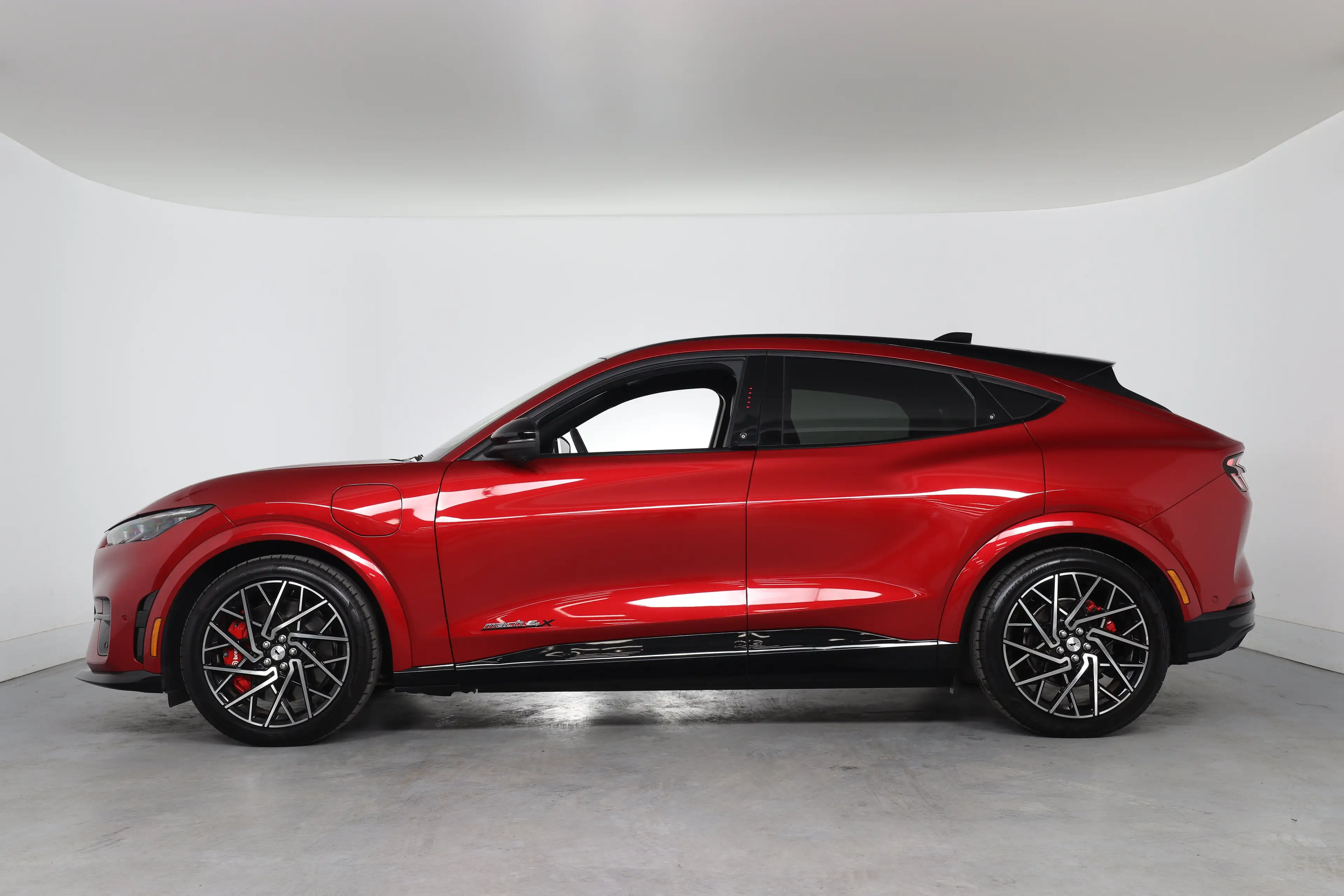 Ford Mustang Mach-E GT AWD 98kw | Panorama Dak | Memory | B&O | LED | — photo 2