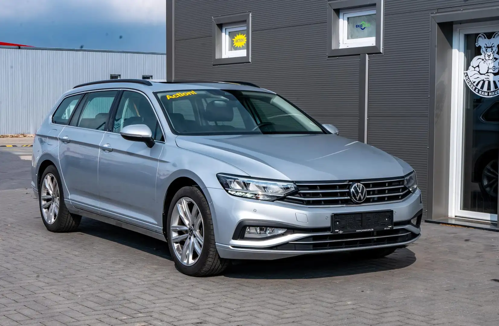 Volkswagen Passat Variant 1.5 TSI Business,AHK Argent - 1
