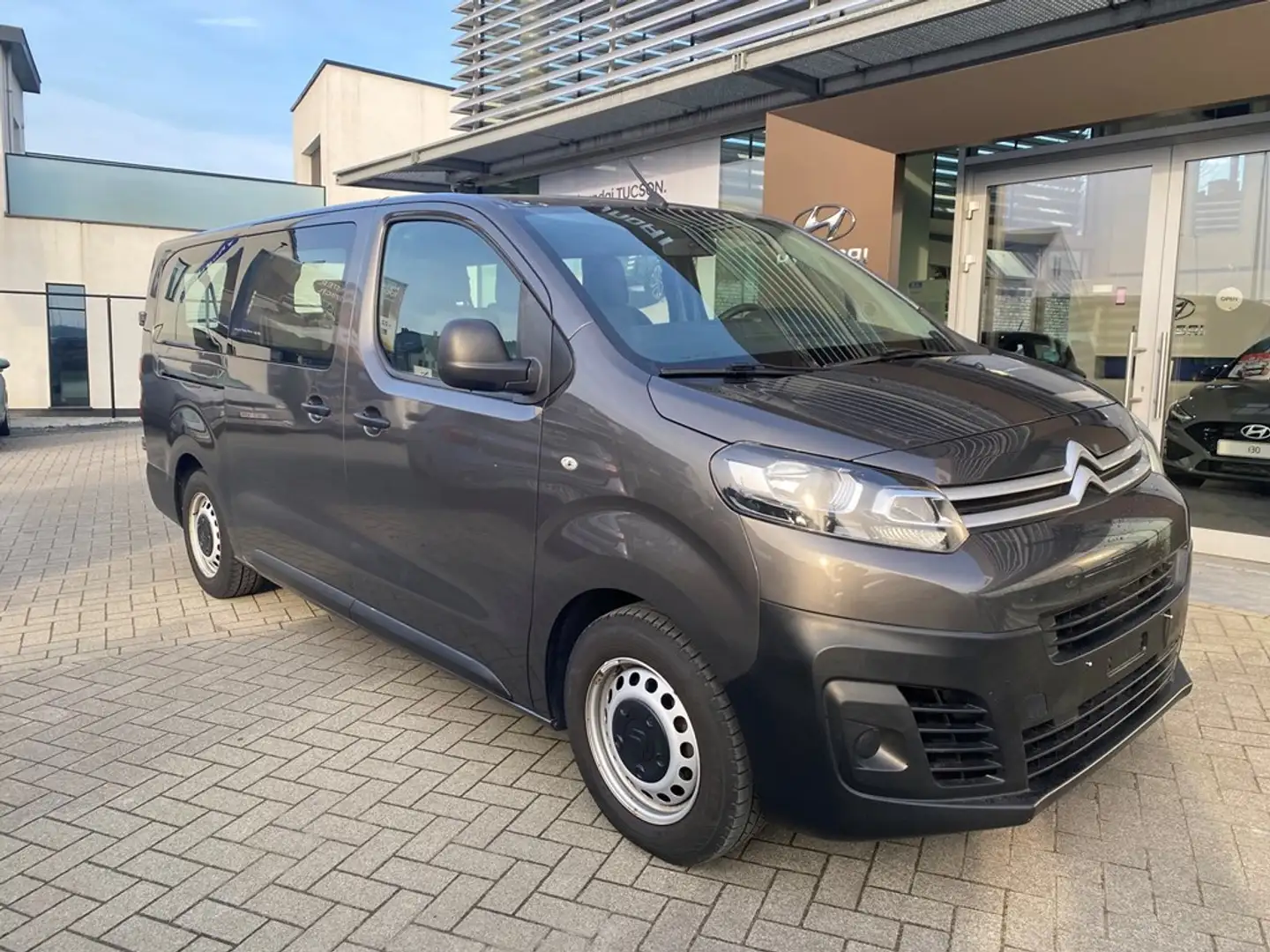 Citroen Jumpy 1.5 diesel 120pk 9 plaatsen Space Tourer siva - 1