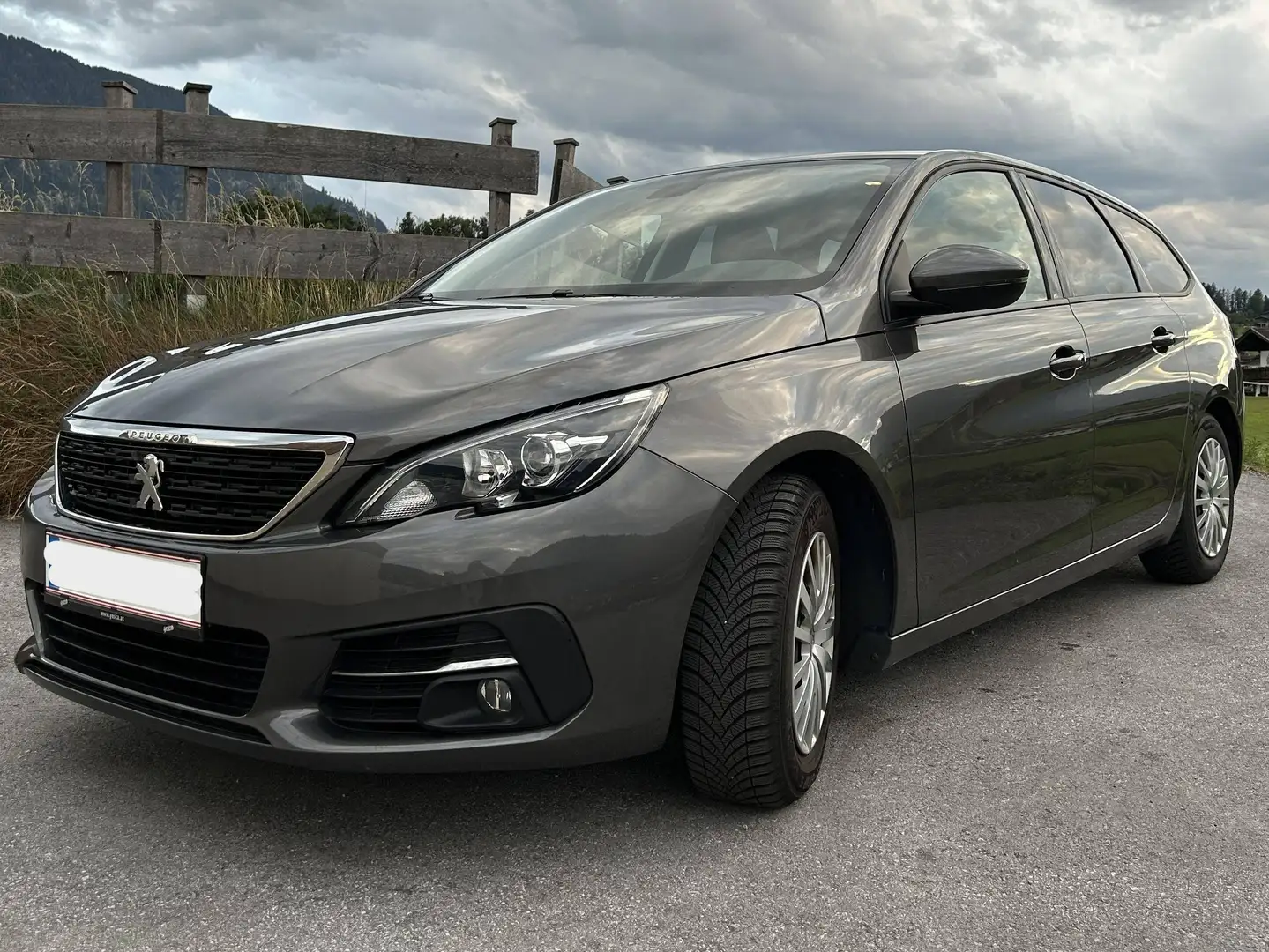 Peugeot 308 308 SW 1,6 BlueHDI 120 Active EAT6 S Grau - 2