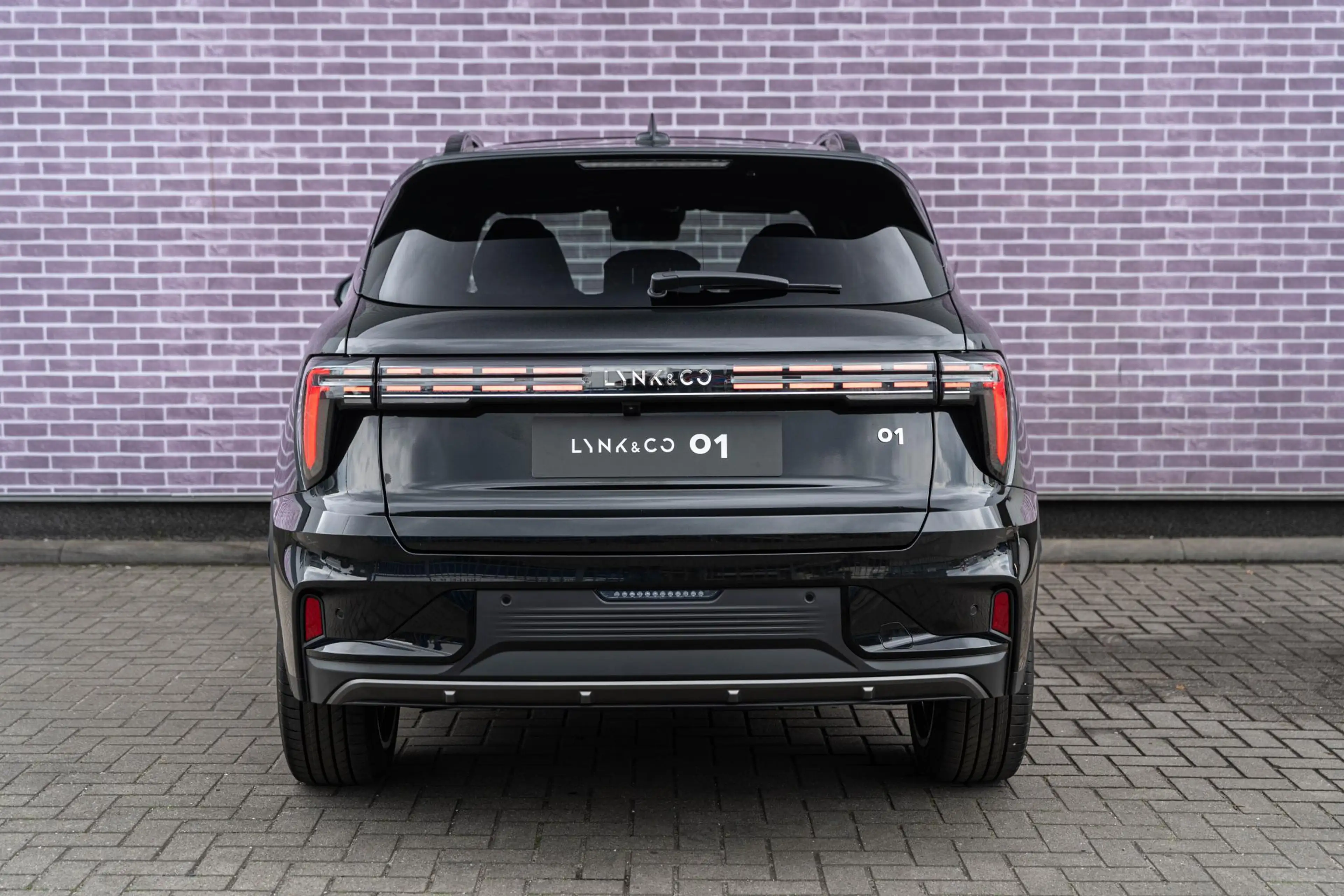 Lynk & Co 01 Plug-in Hybrid 1.5 More | Trekhaak | PHEV | Panora — photo 4