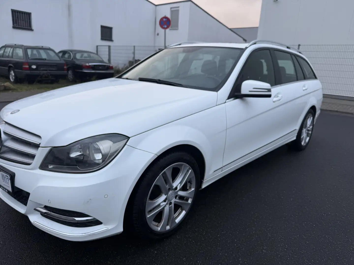 Mercedes-Benz C 180 C 180 T CGI BlueEfficiency (204.231) Blanc - 1