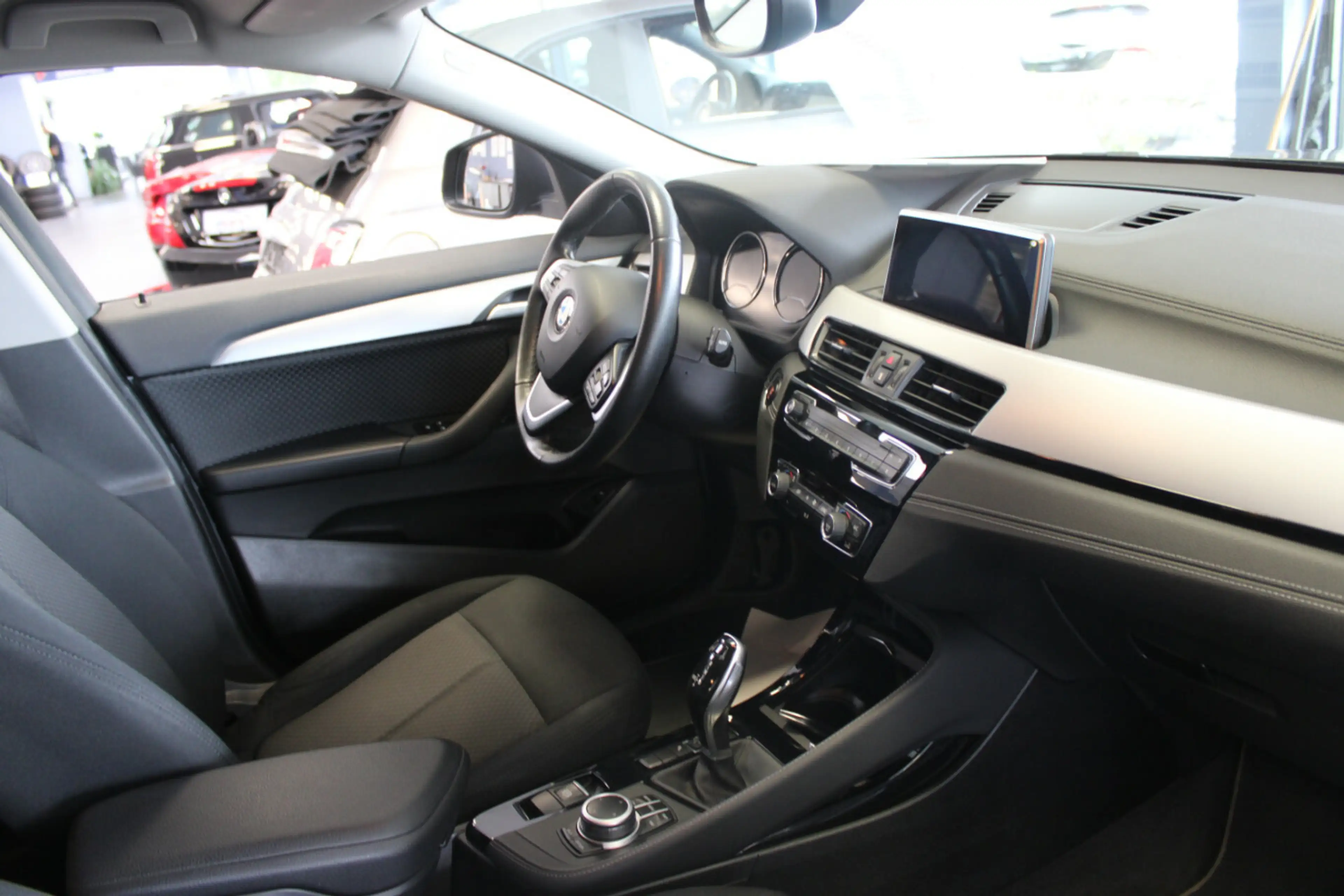 BMW X2 sDrive18i Aut. Advantage — photo 8