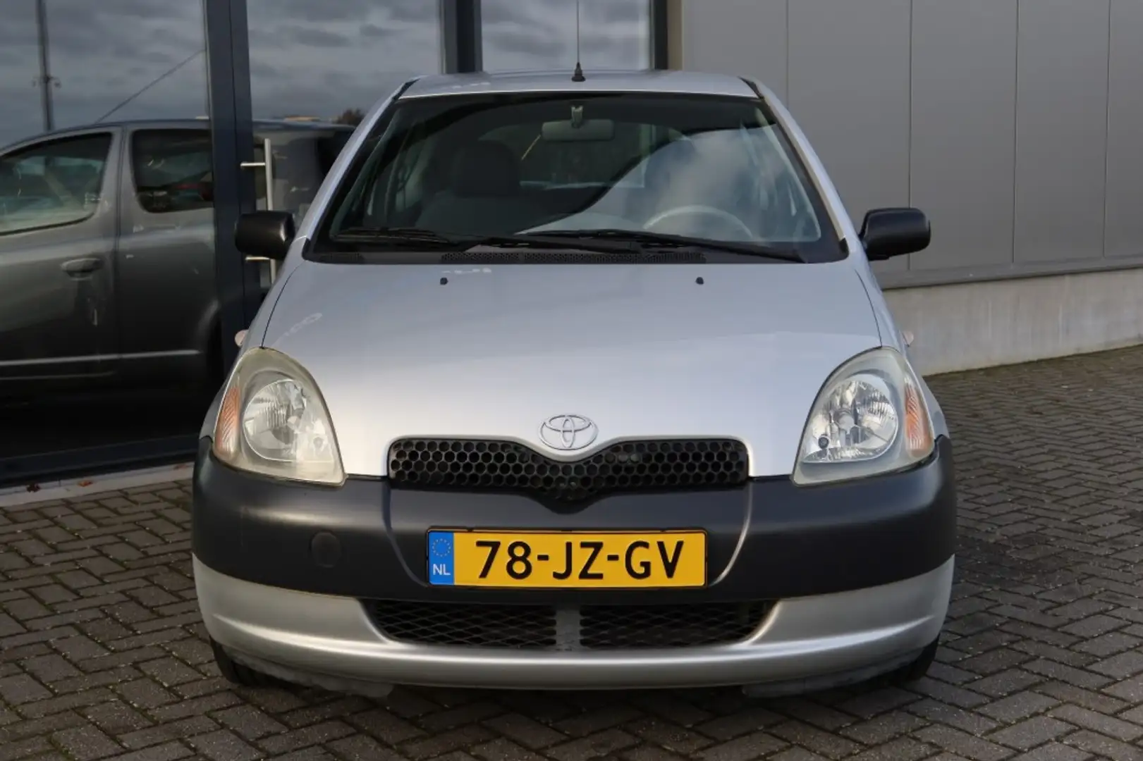 Toyota Yaris 1.0-16V VVT-i Yorin Dealer onderhouden Szürke - 2