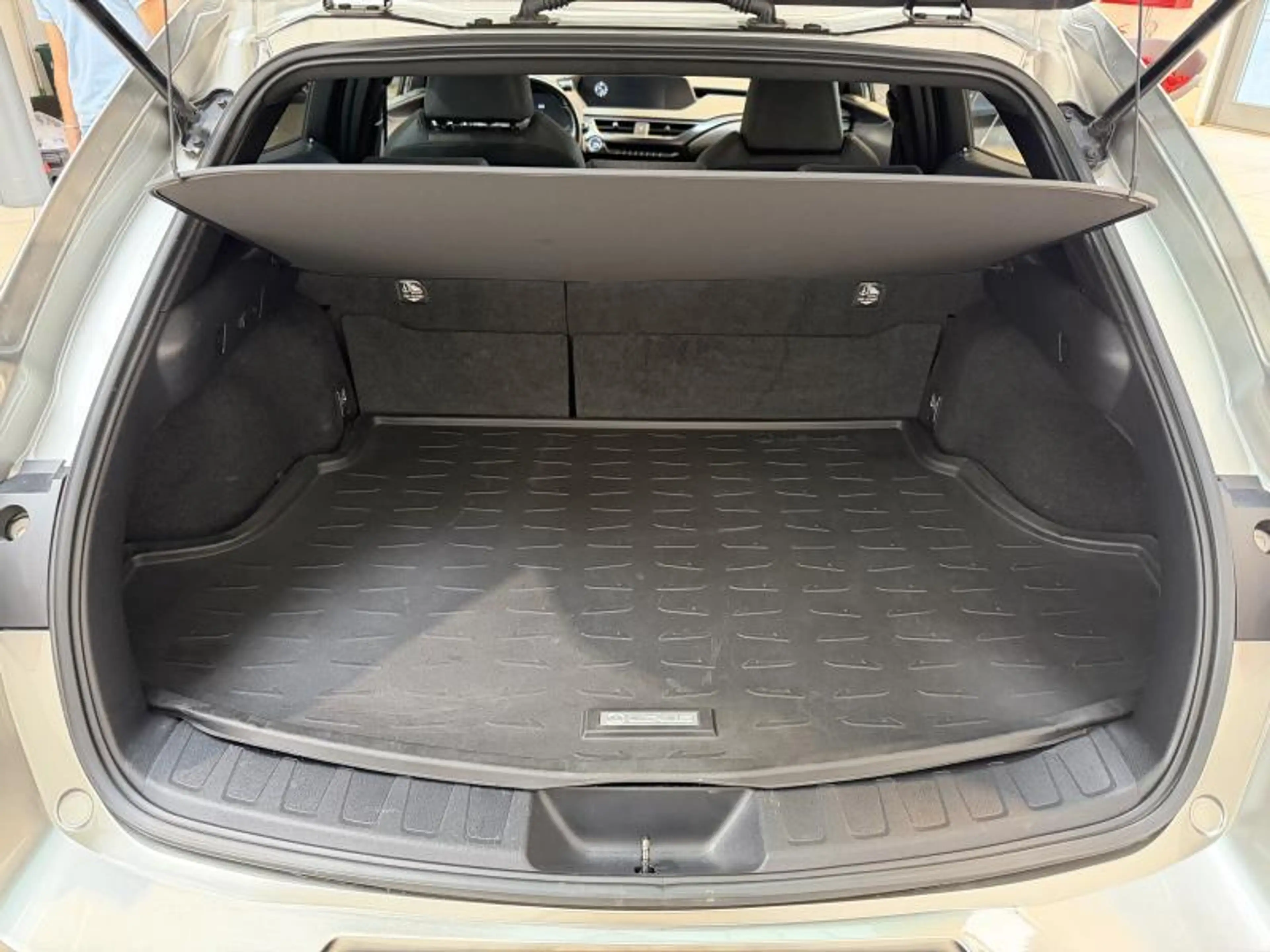 Lexus UX 250h Business Line — photo 14