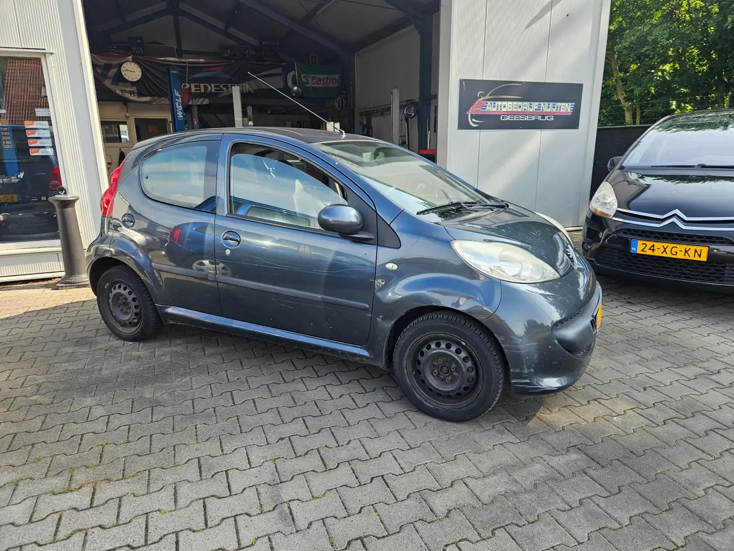 Peugeot 107 1.0-12V XS 5 DEURS Gris - 2