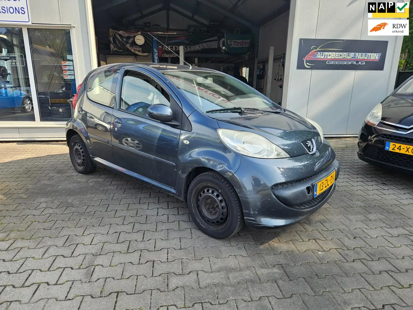Peugeot 107 1.0-12V XS 5 DEURS Gris - 1