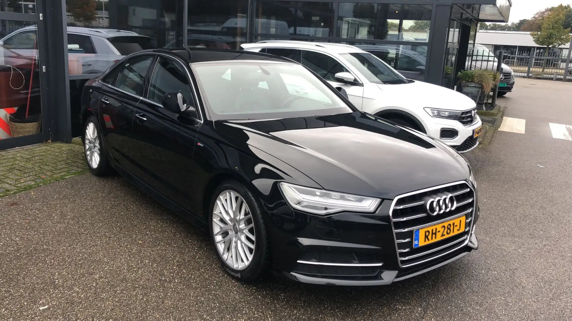 Audi A6 1.8 TFSI S line Edition Zwart - 2