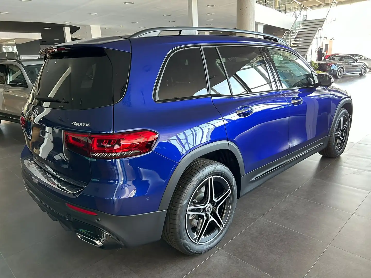 Mercedes-Benz GLB 200 200d 4Matic 8G-DCT Azul - 2