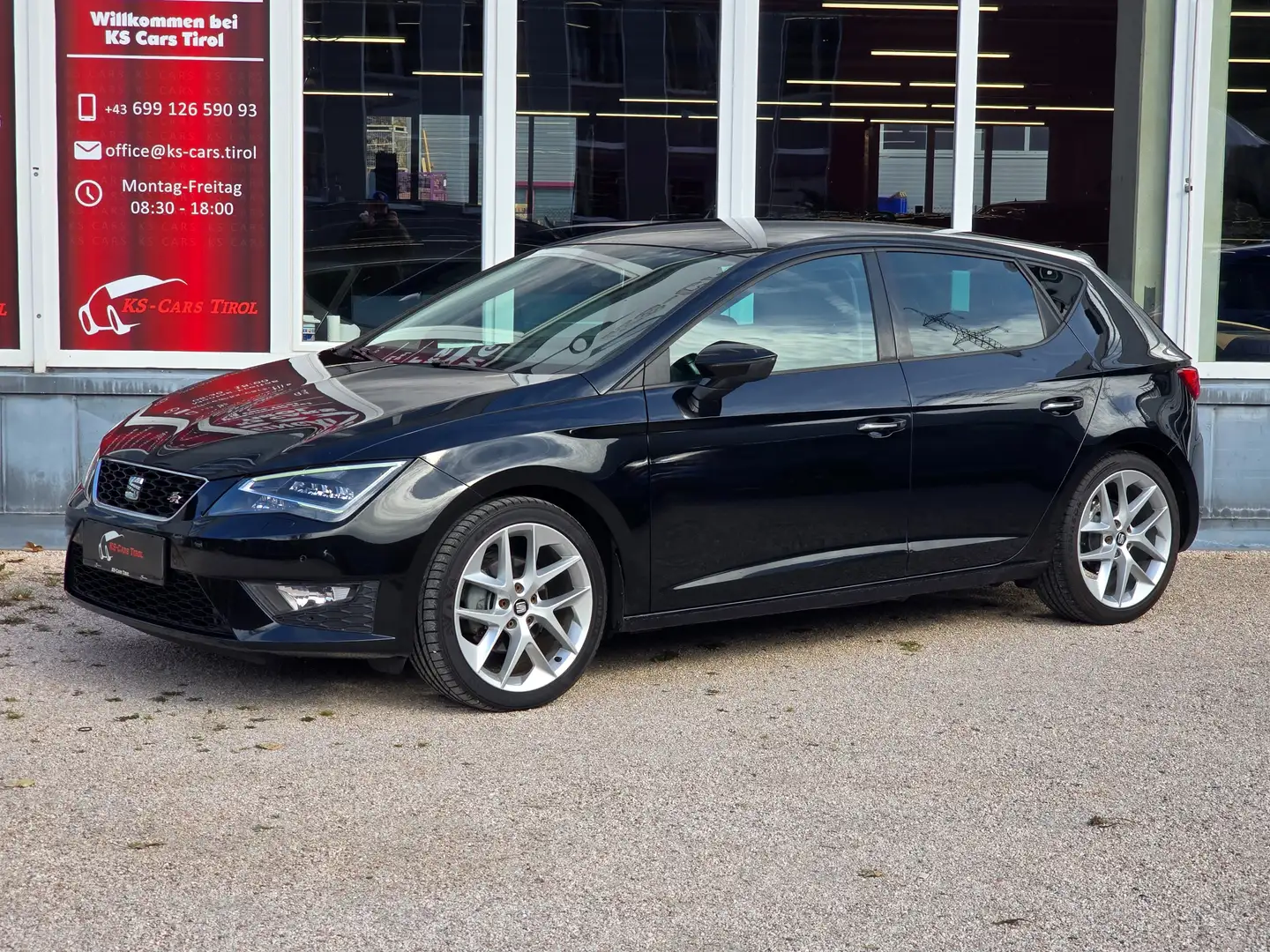 SEAT Leon FR 1,4 TSI 16V Schwarz - 1