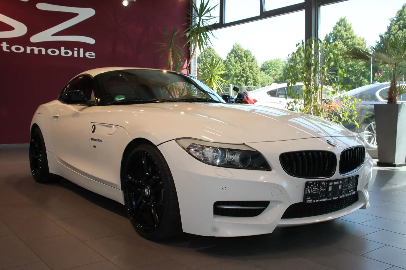 BMW Z4 sDrive 35is M Paket Navi SHZ Xenon PDC Leder White - 2