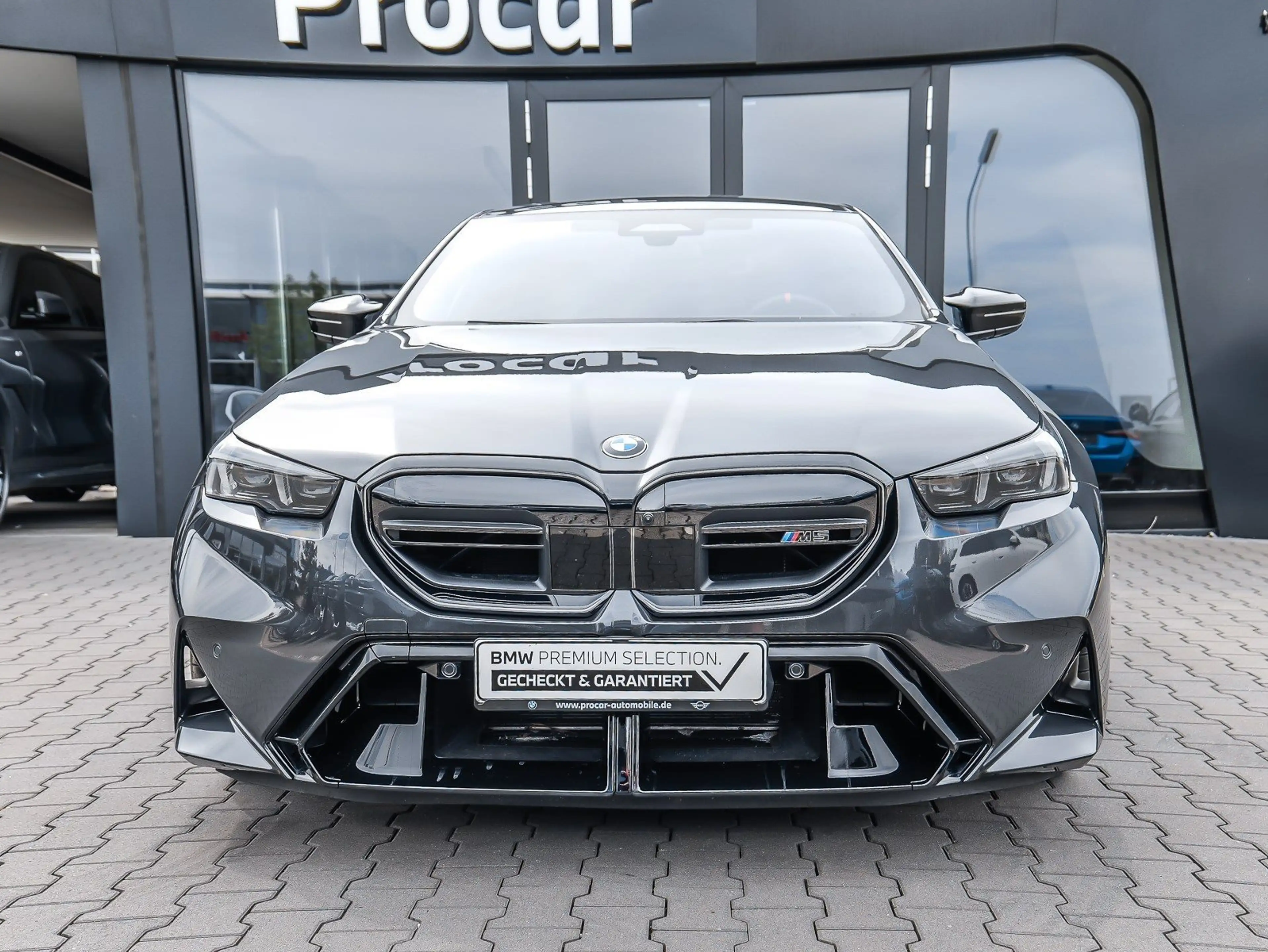 BMW M5 Limousine PANO ACC AHK 360°KAM RFK NAVI LED — photo 9