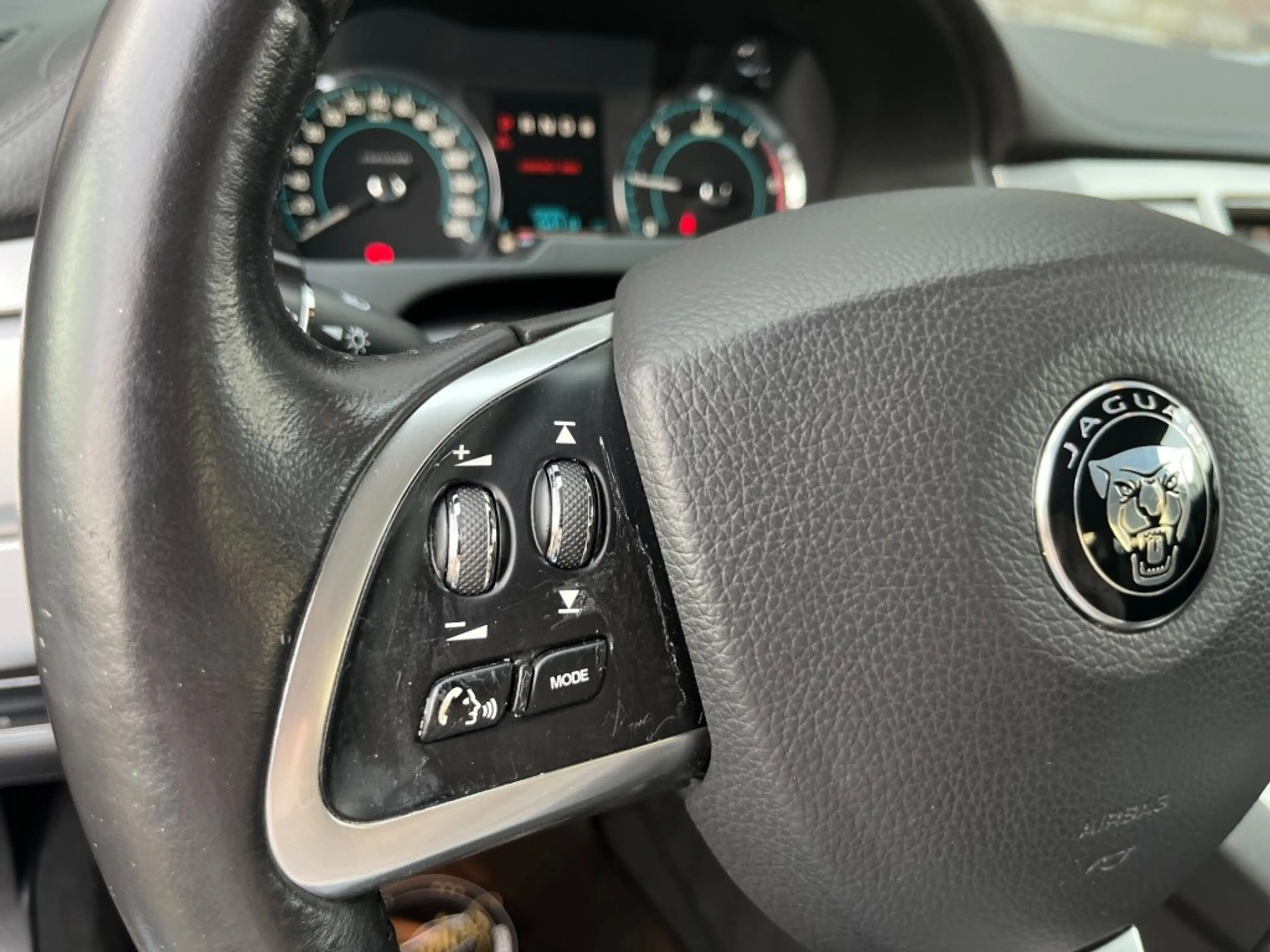 Jaguar XF 2.2D BUS. ED. - LEDER - CAMERA - ORG. NL. — photo 25