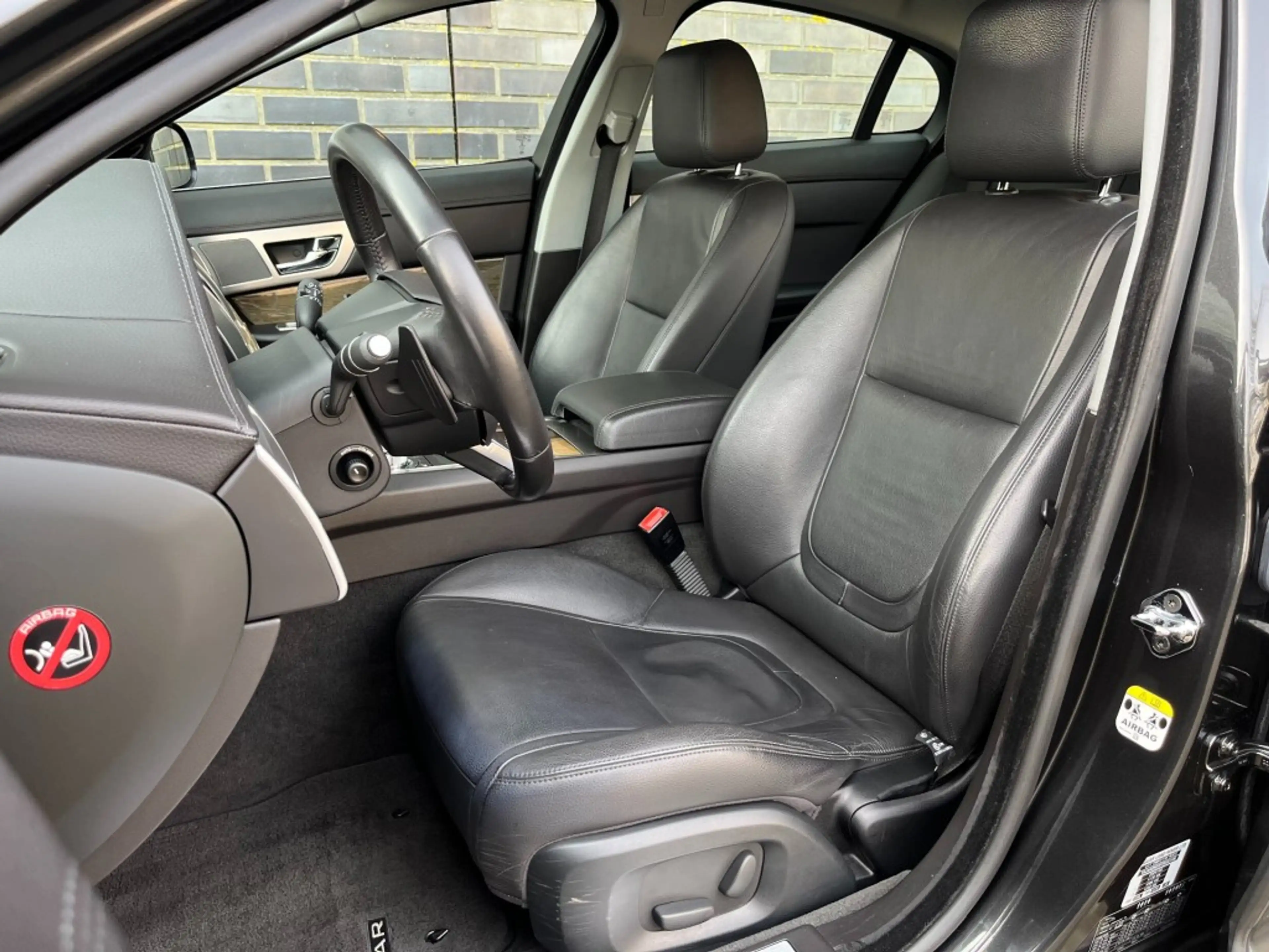 Jaguar XF 2.2D BUS. ED. - LEDER - CAMERA - ORG. NL. — photo 4