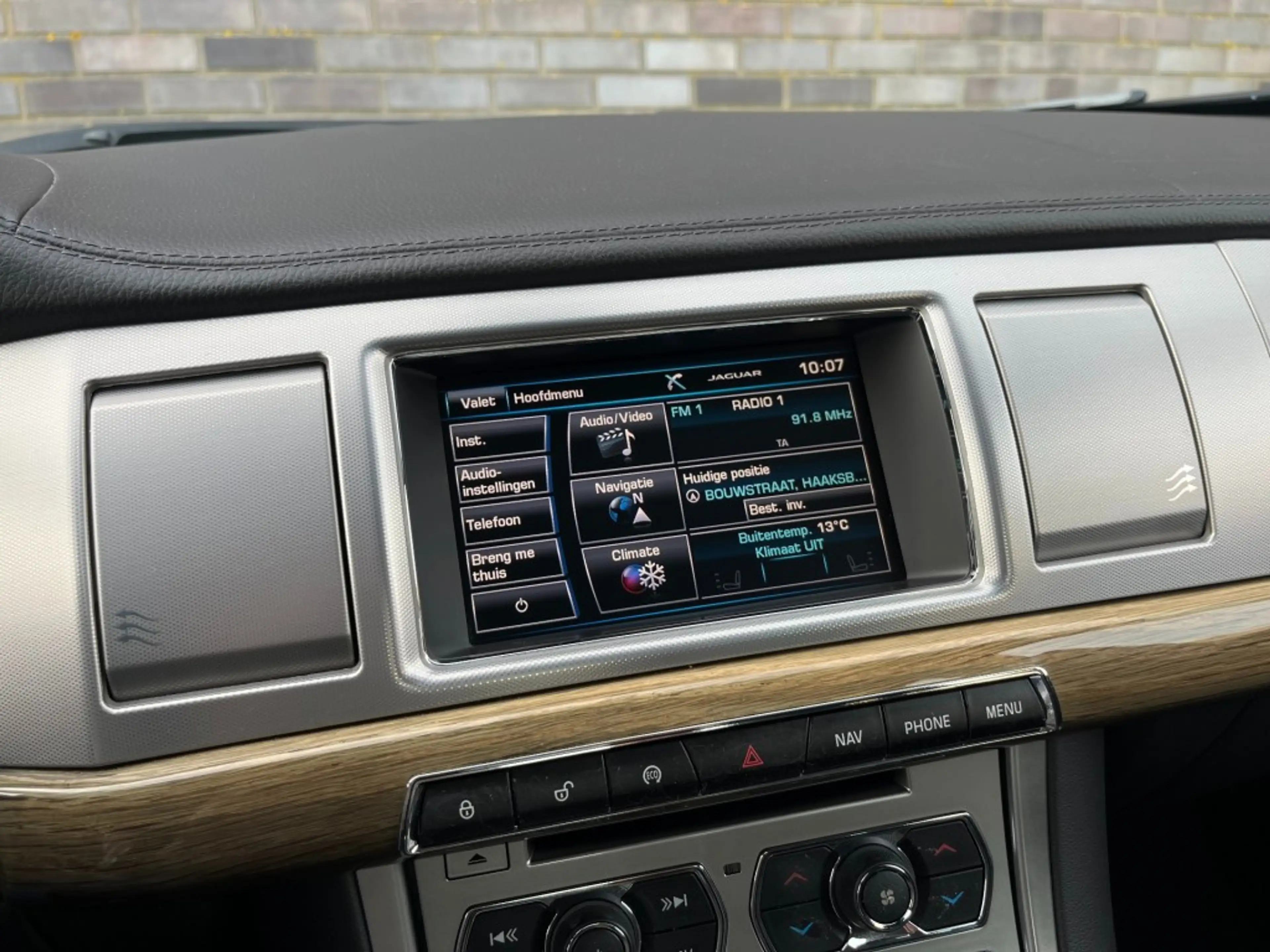 Jaguar XF 2.2D BUS. ED. - LEDER - CAMERA - ORG. NL. — photo 21