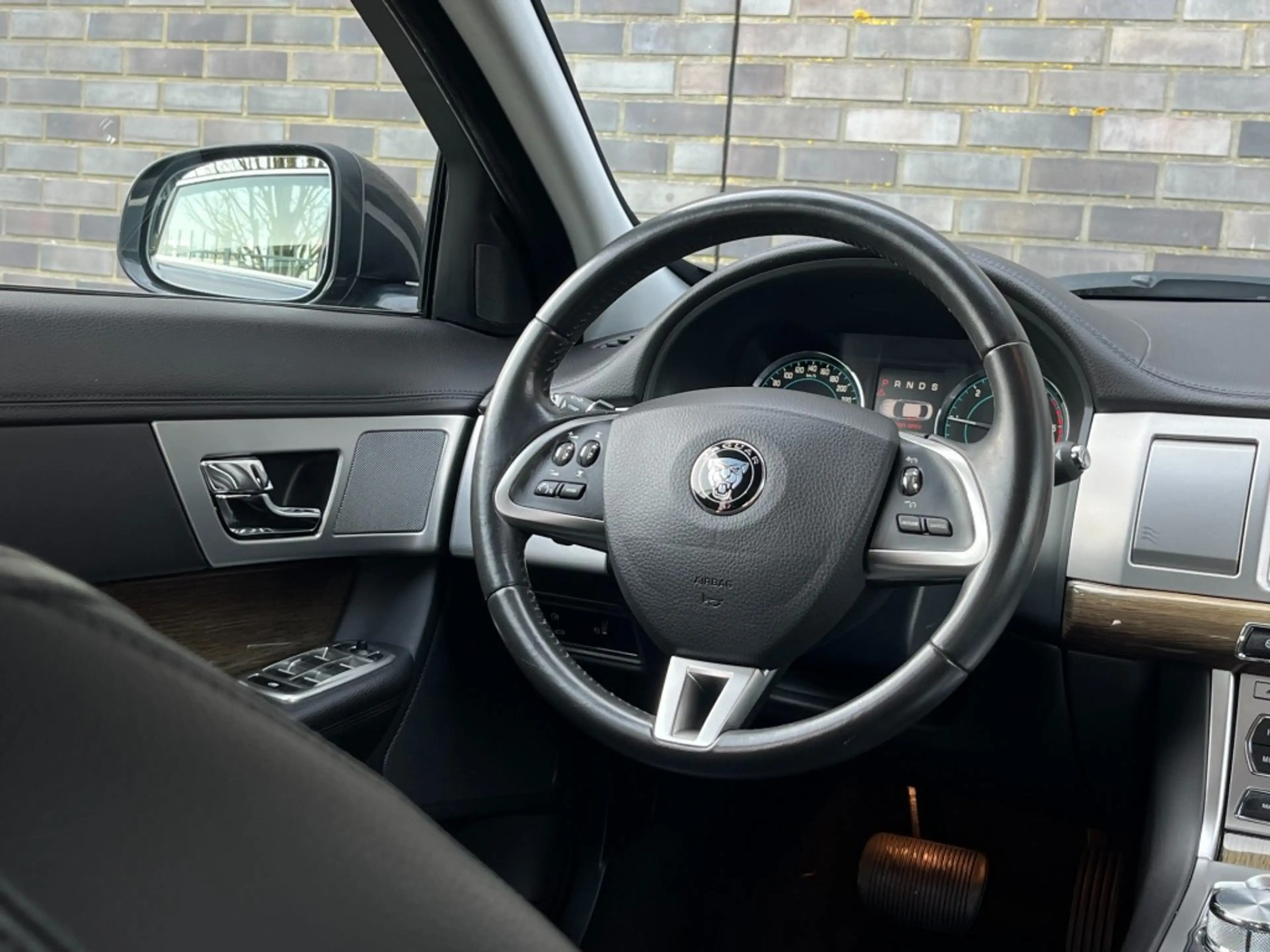 Jaguar XF 2.2D BUS. ED. - LEDER - CAMERA - ORG. NL. — photo 8