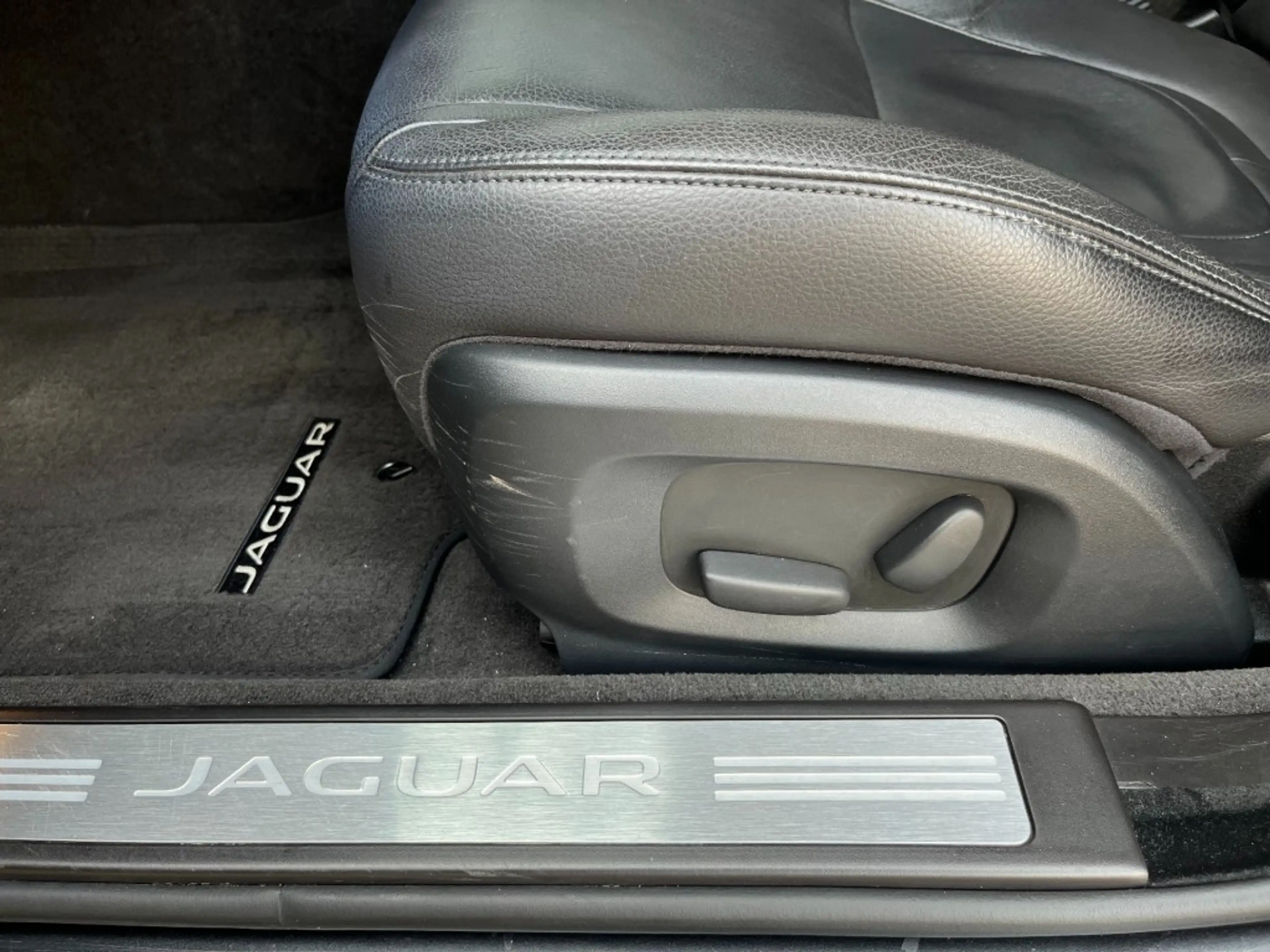 Jaguar XF 2.2D BUS. ED. - LEDER - CAMERA - ORG. NL. — photo 15