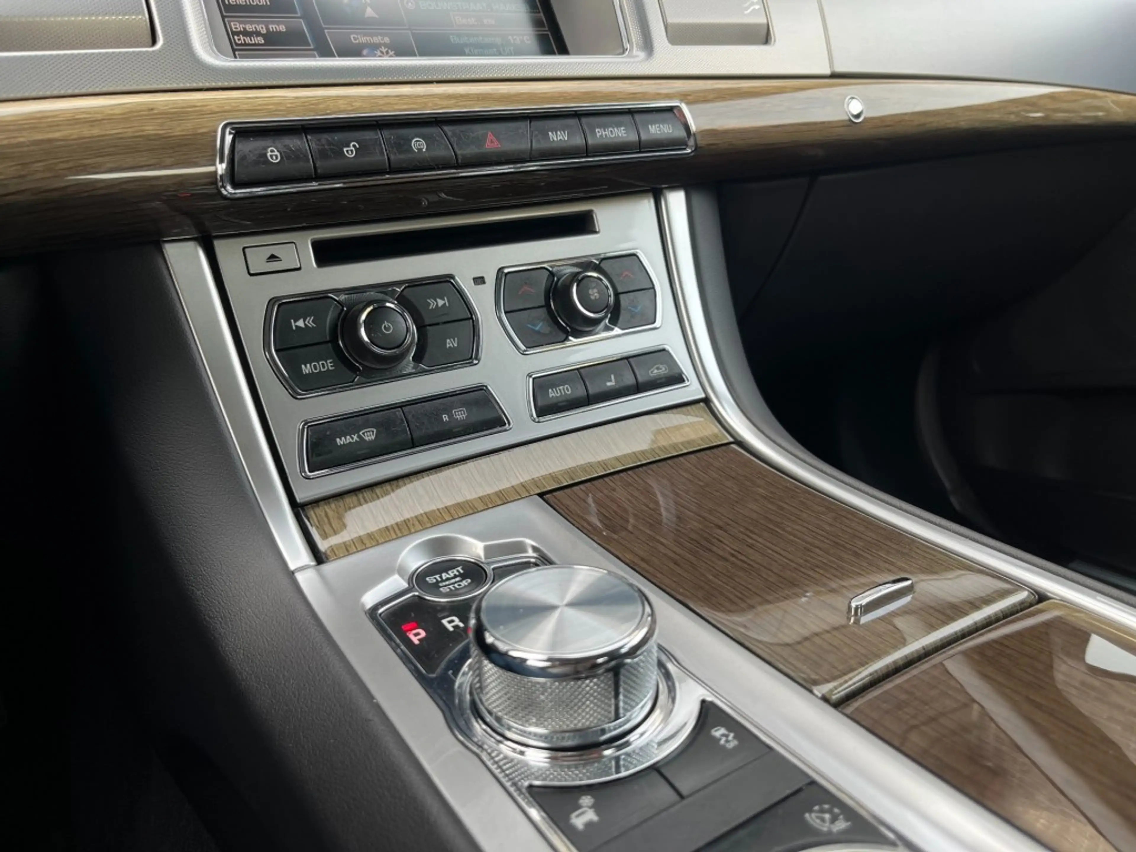Jaguar XF 2.2D BUS. ED. - LEDER - CAMERA - ORG. NL. — photo 23