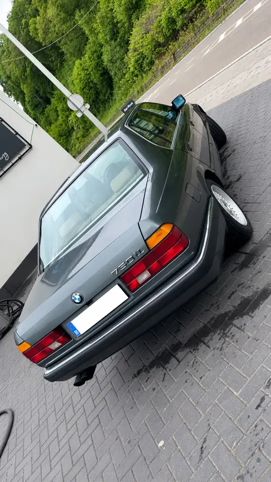 BMW 750, foto 3