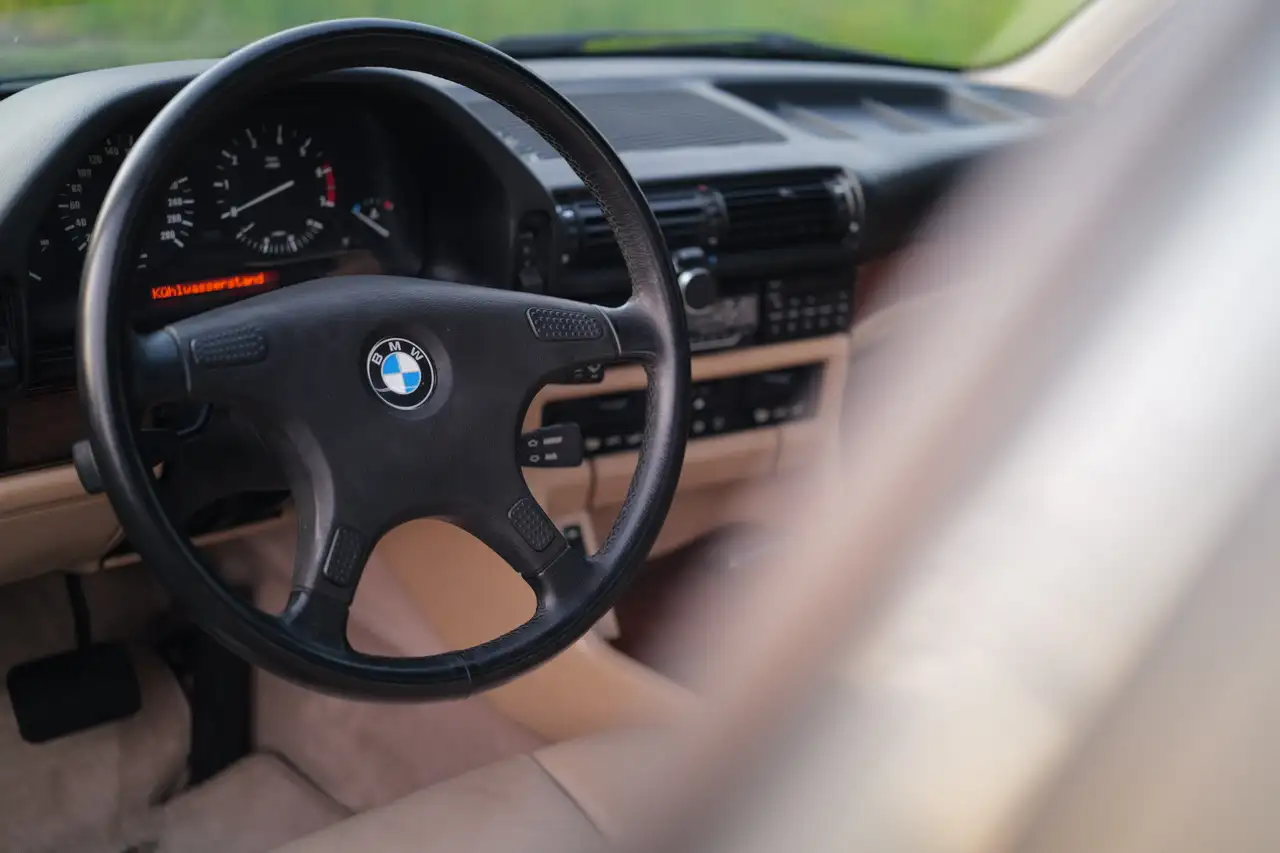 BMW 750, foto 9